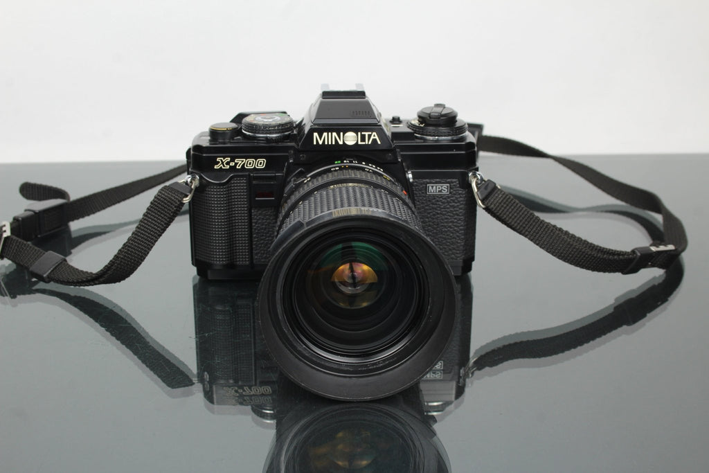 Minolta X - 700 + MD 28 - 85mm f/3.5 - 4.5 Minolta lens - Dutch|Thrift
