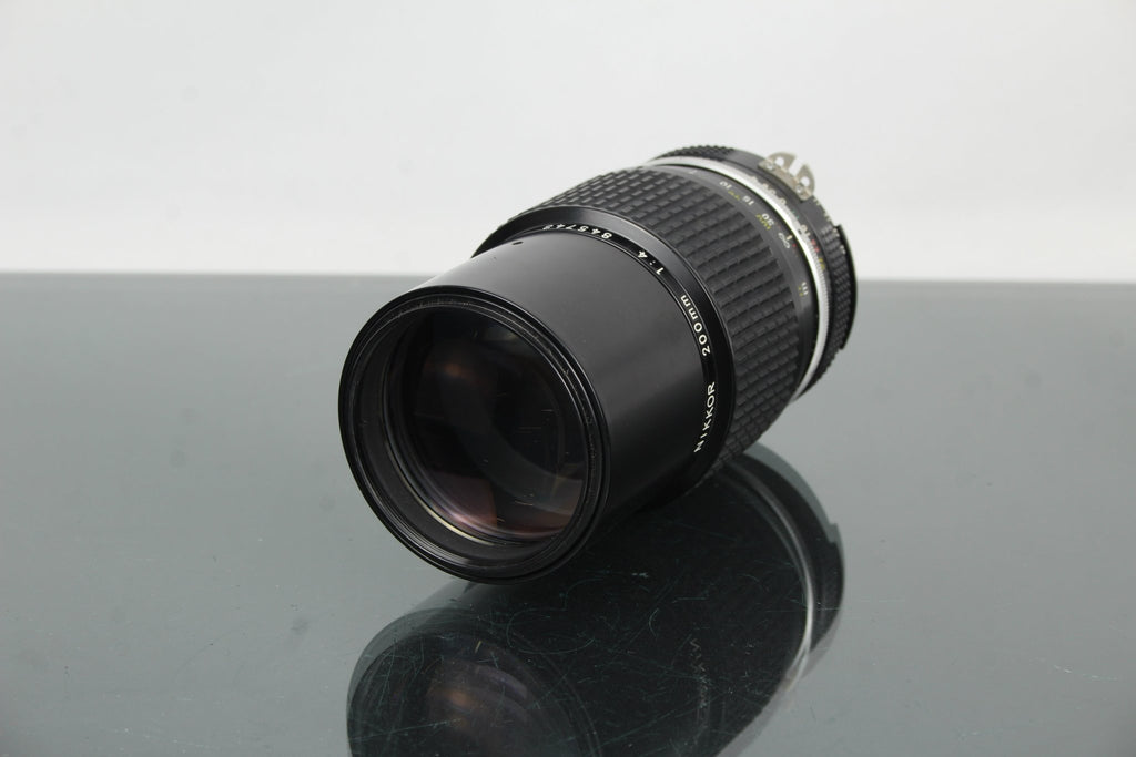 Nikkor 200mm 1:4 Nikon F mount - Dutch|Thrift
