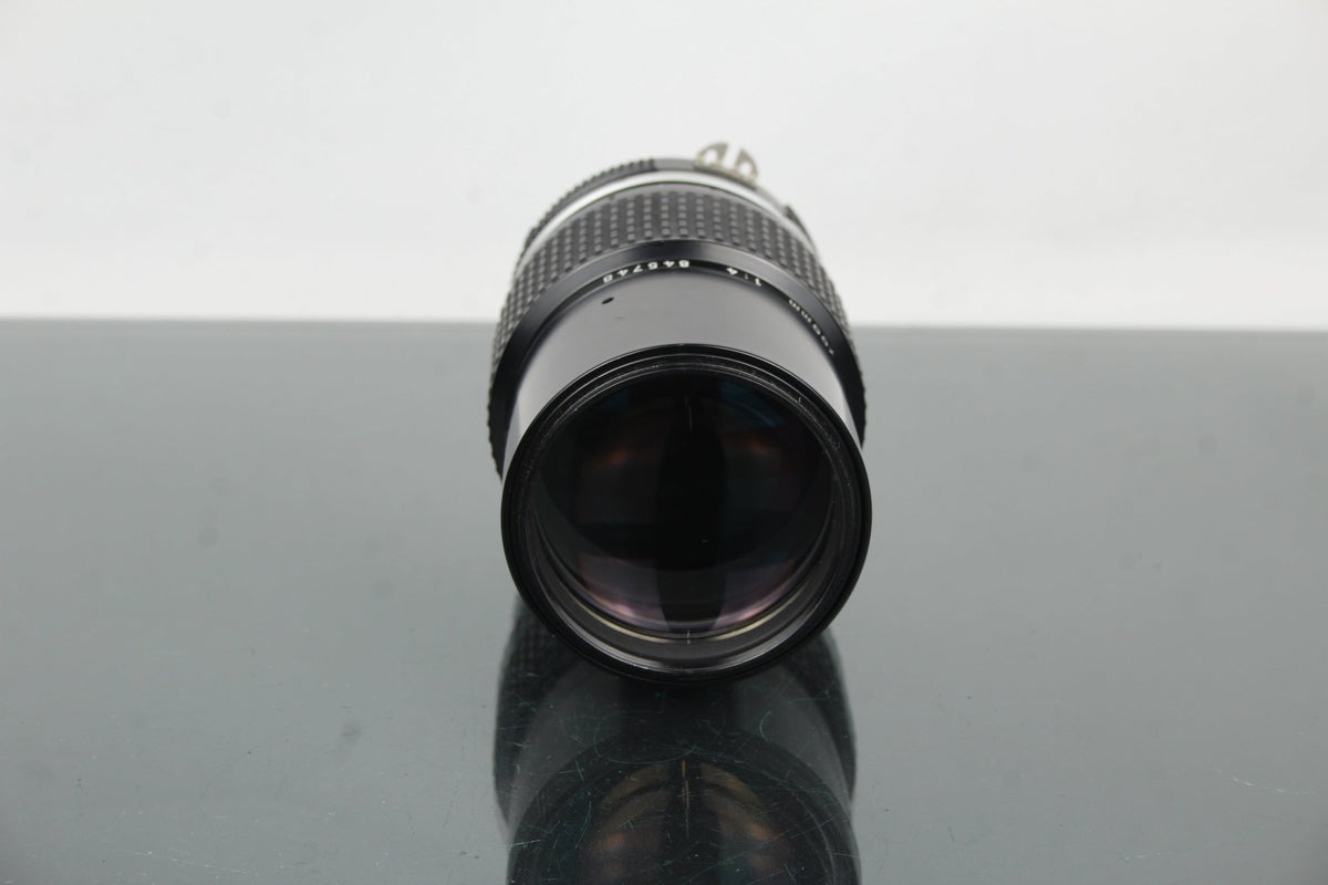 Nikkor 200mm 1:4 Nikon F mount - Dutch|Thrift