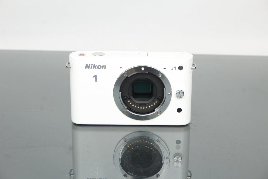 Nikon 1 J1 - Dutch|Thrift