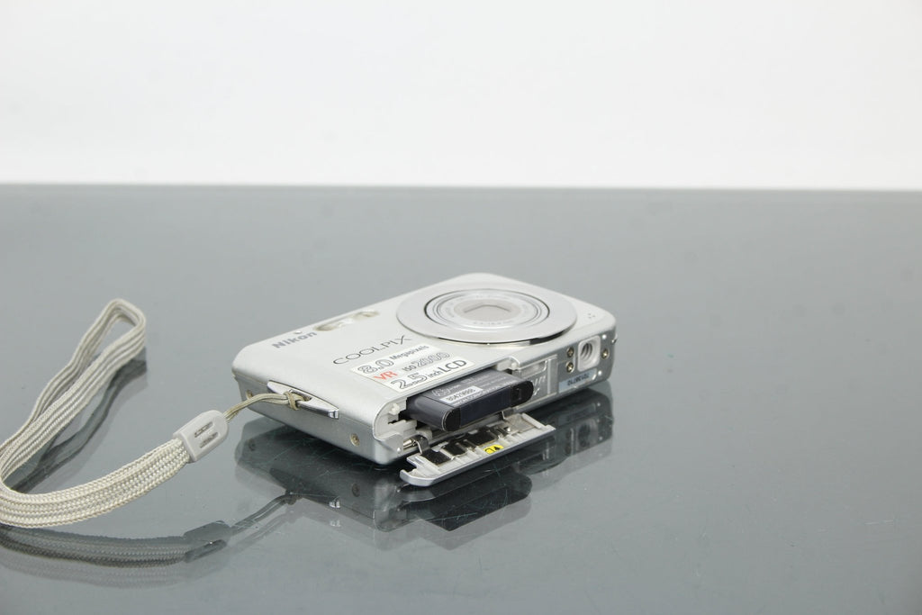 Nikon Coolpix S210 - Dutch|Thrift