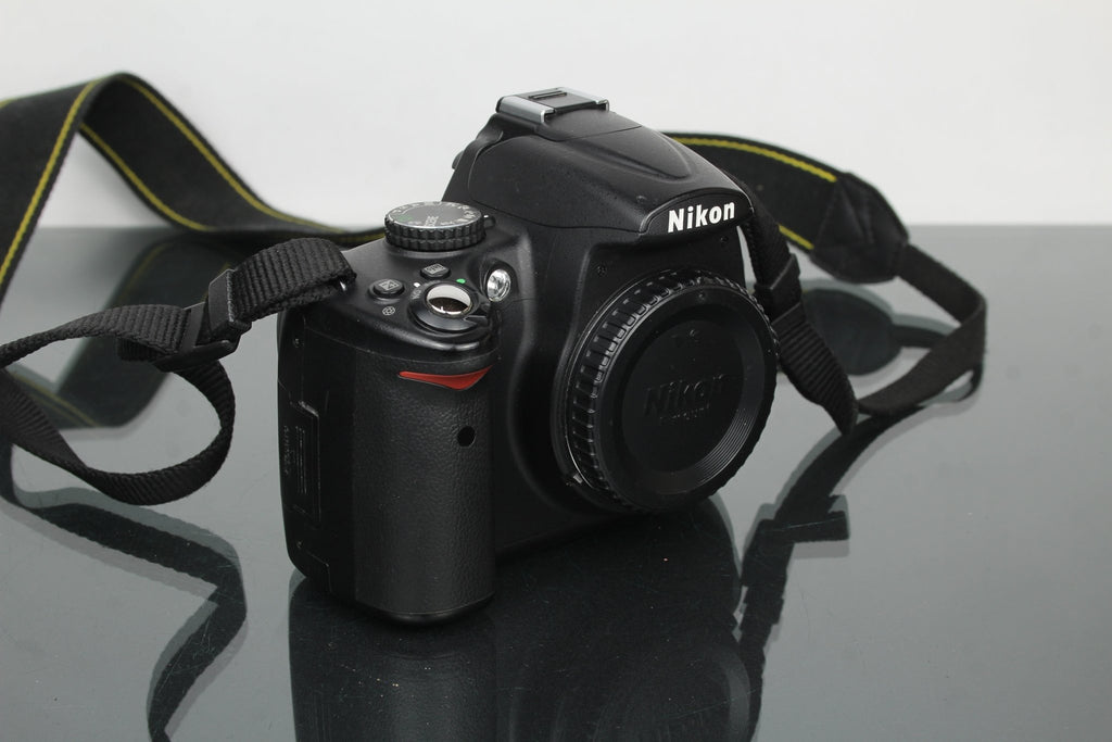 Nikon D5000 - Dutch|Thrift