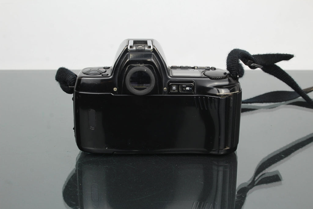 Nikon F - 801 - Dutch|Thrift