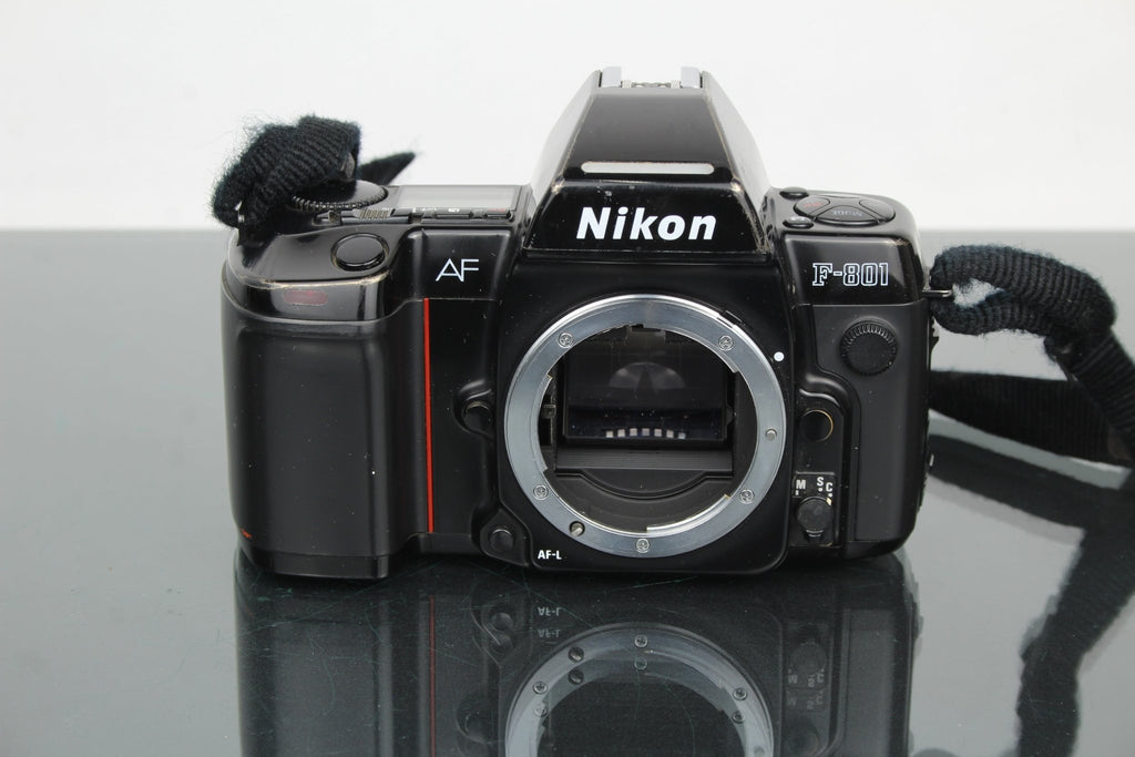 Nikon F - 801 - Dutch|Thrift