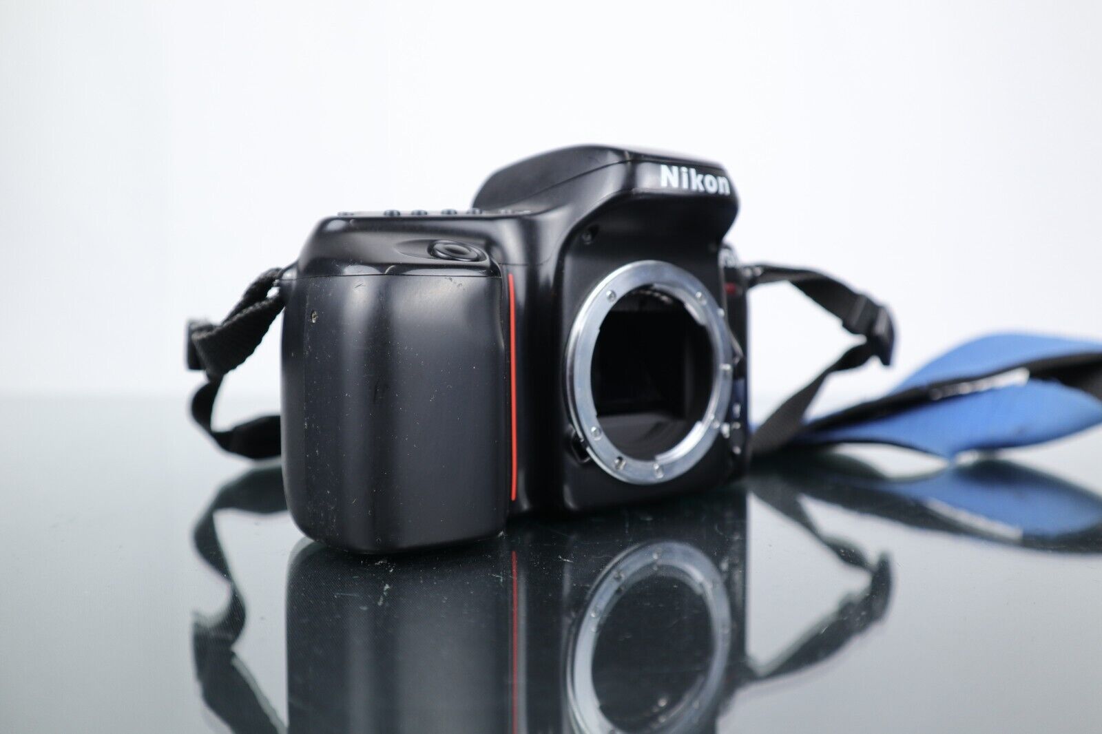 📷 Nikon F50 | 35mm SLR Film Camera | Body Only - Dutch|Thrift