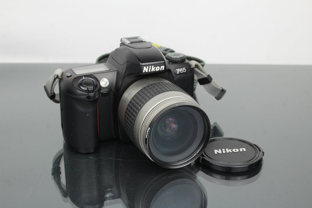 Nikon F65 + AF Nikkor 28 - 80mm 1:3.3 - 5.6 G - Dutch|Thrift