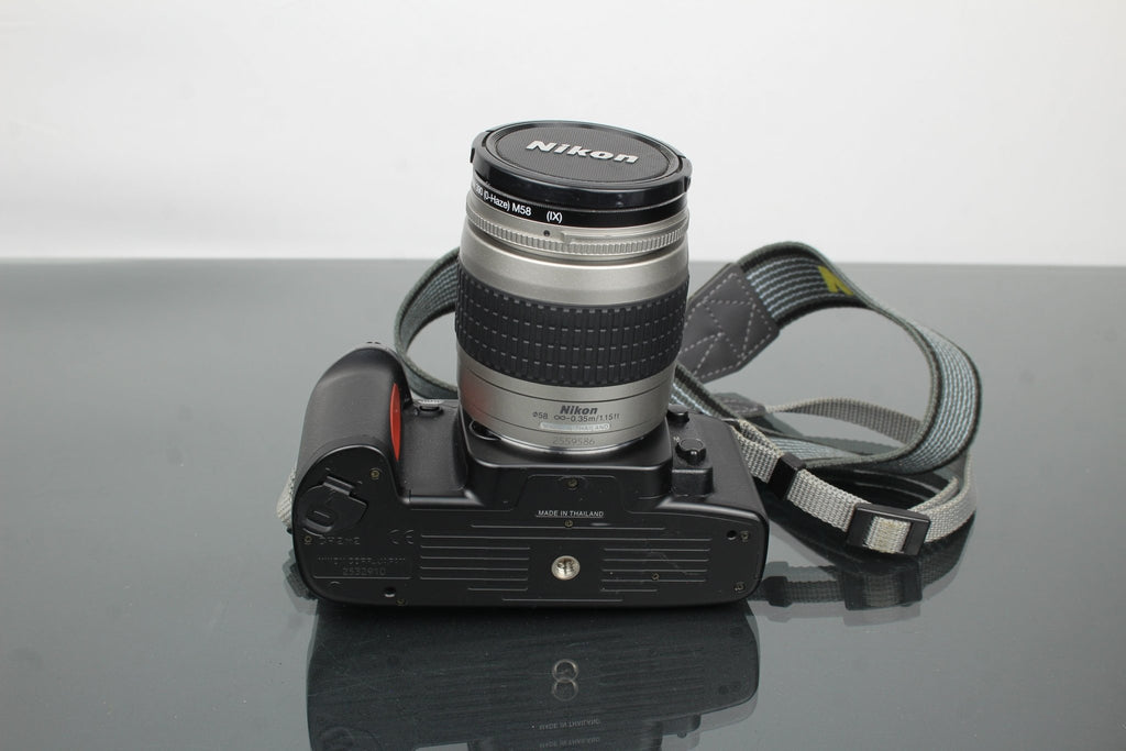 Nikon F65 + AF Nikkor 28 - 80mm 1:3.3 - 5.6 G - Dutch|Thrift