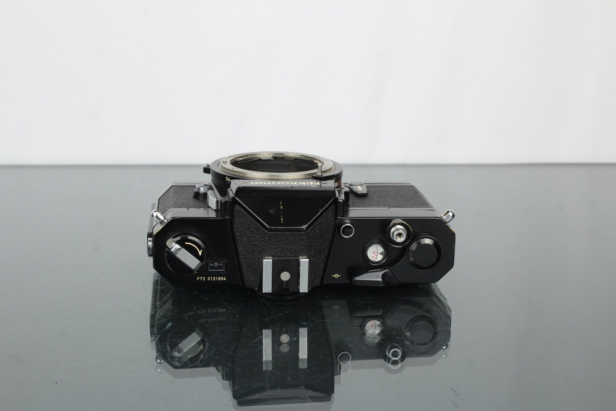 Nikon Nikkormat FT2 - Dutch|Thrift