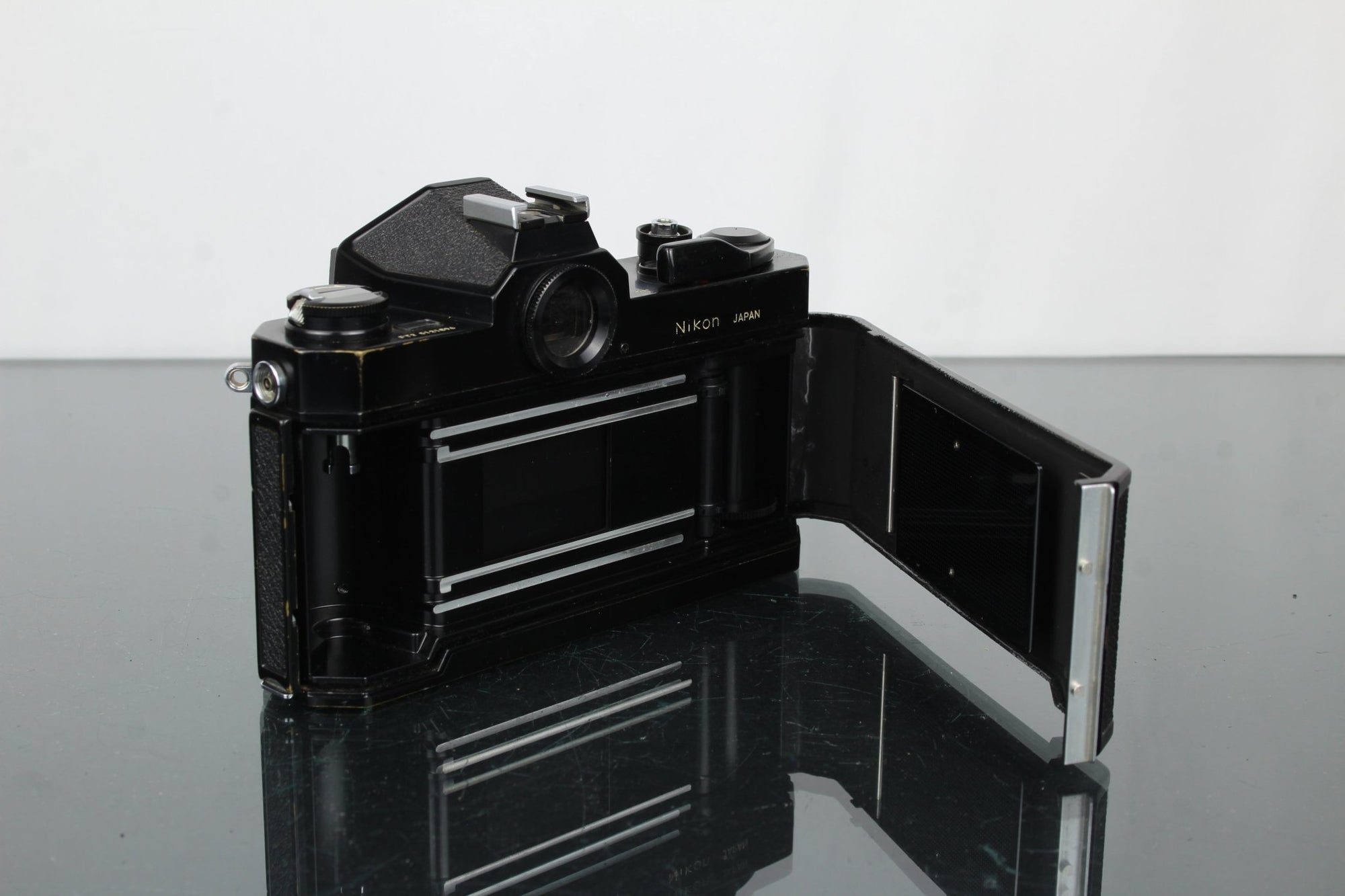 Nikon Nikkormat FT2 - Dutch|Thrift