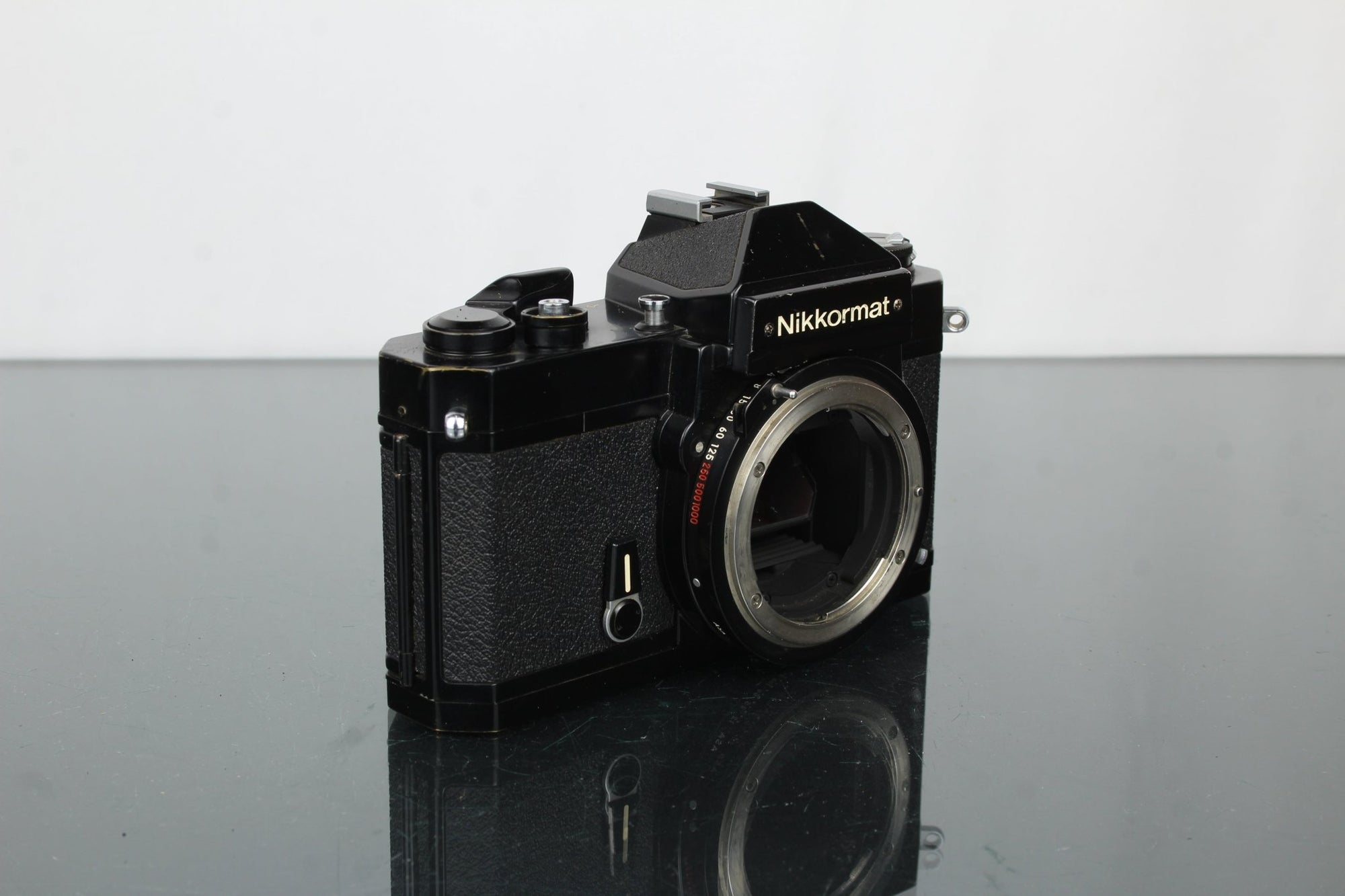 Nikon Nikkormat FT2 - Dutch|Thrift