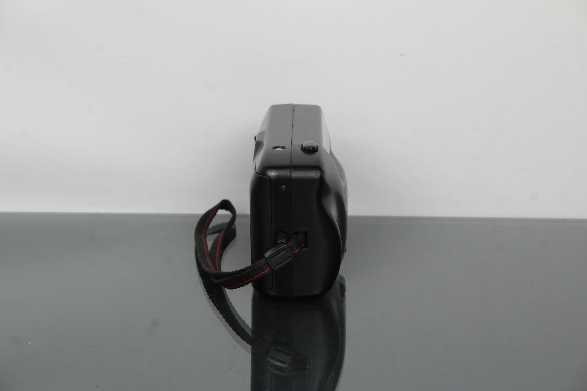 Nikon RF10 - Dutch|Thrift