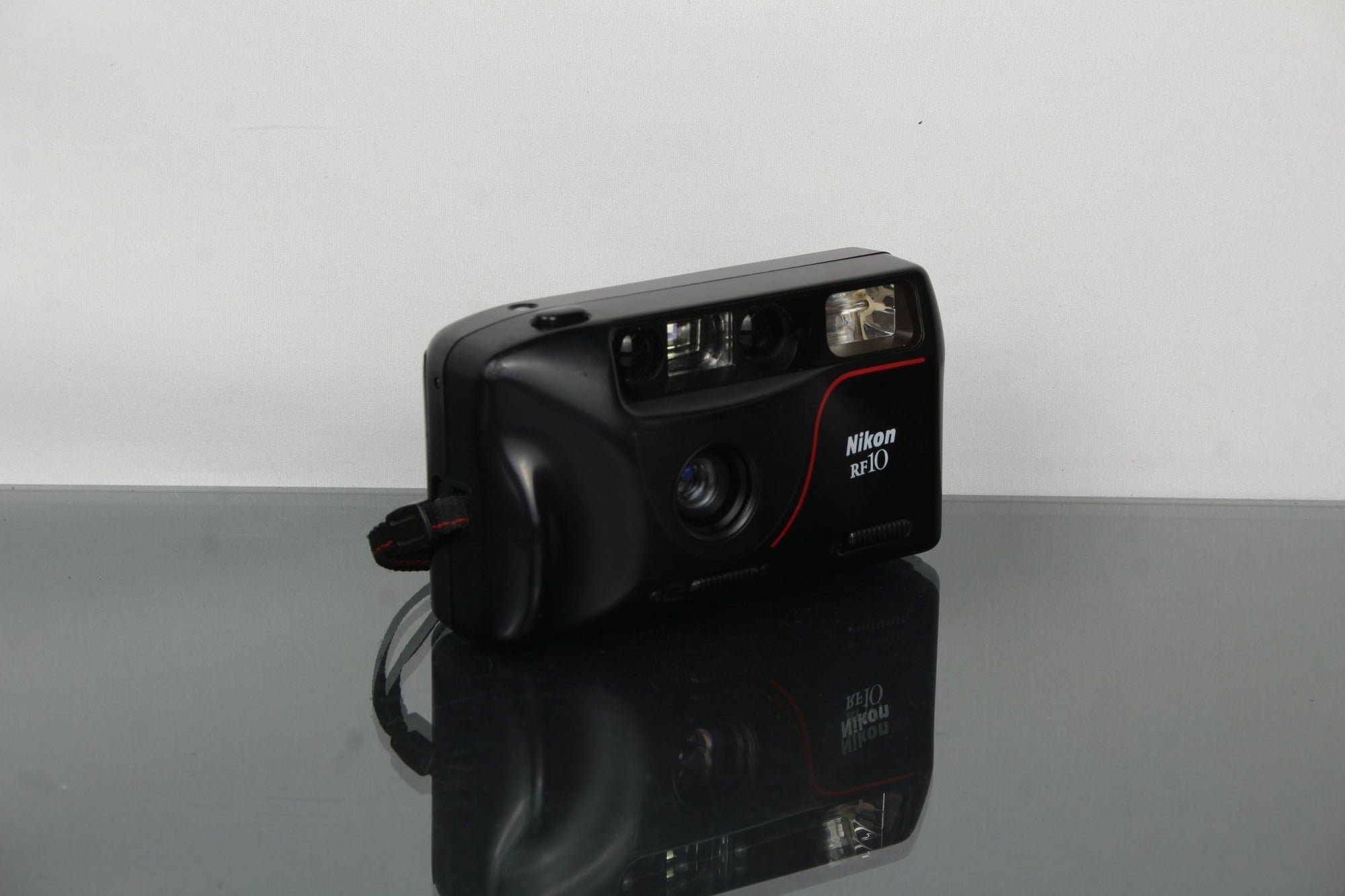 Nikon RF10 - Dutch|Thrift