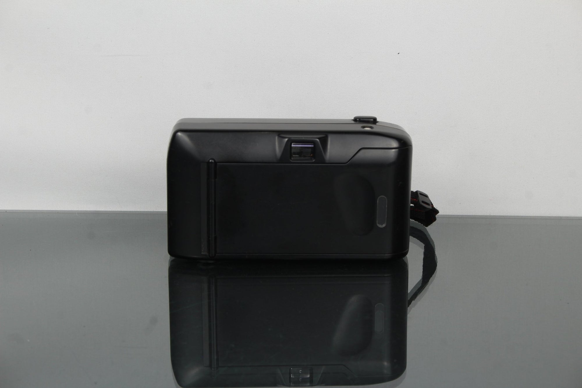 Nikon RF10 - Dutch|Thrift