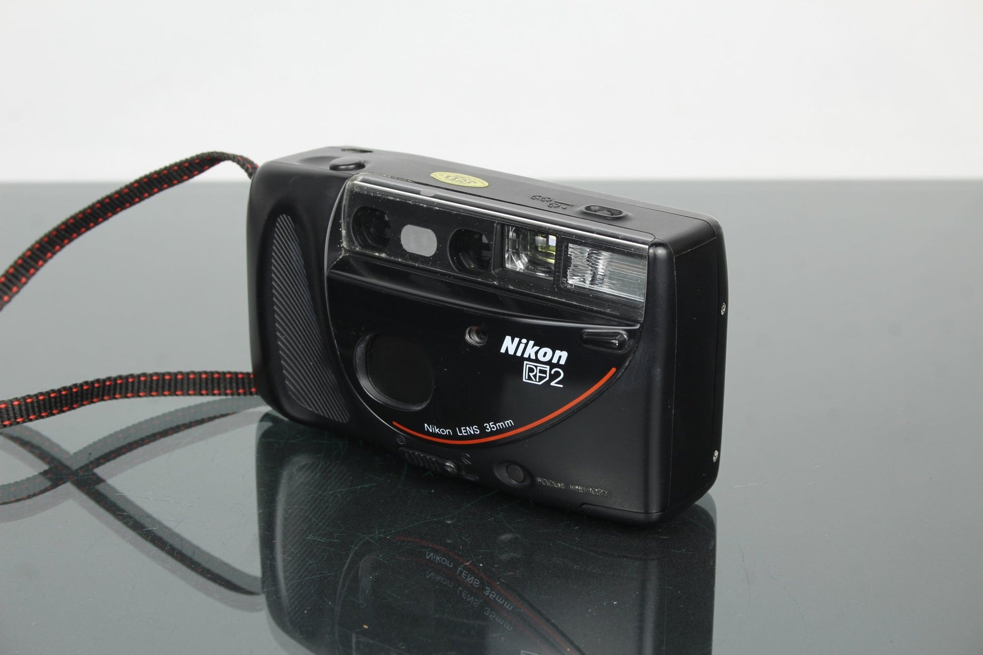Nikon RF2 - Dutch|Thrift