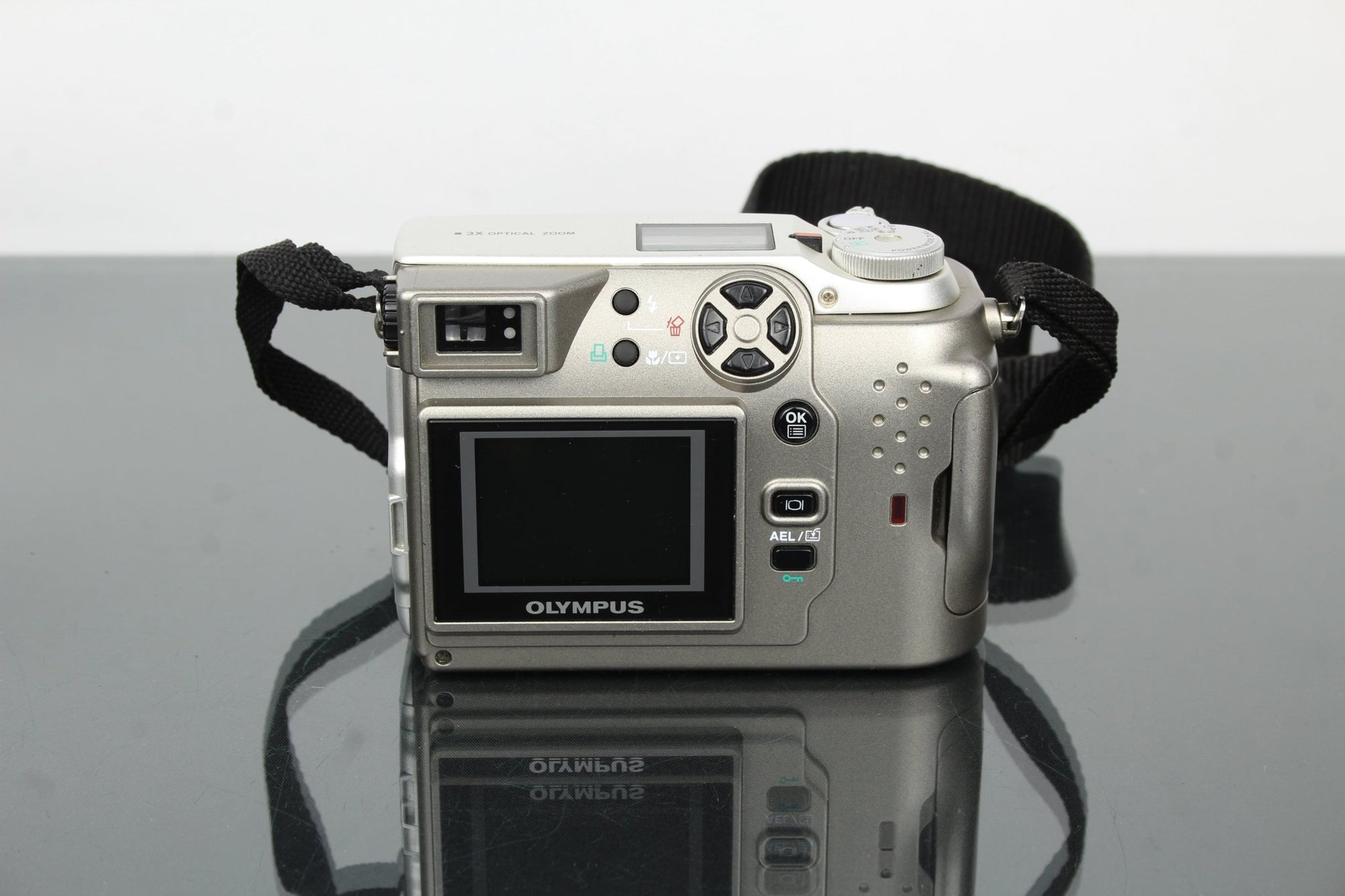 Olympus C - 3020 zoom - Dutch|Thrift