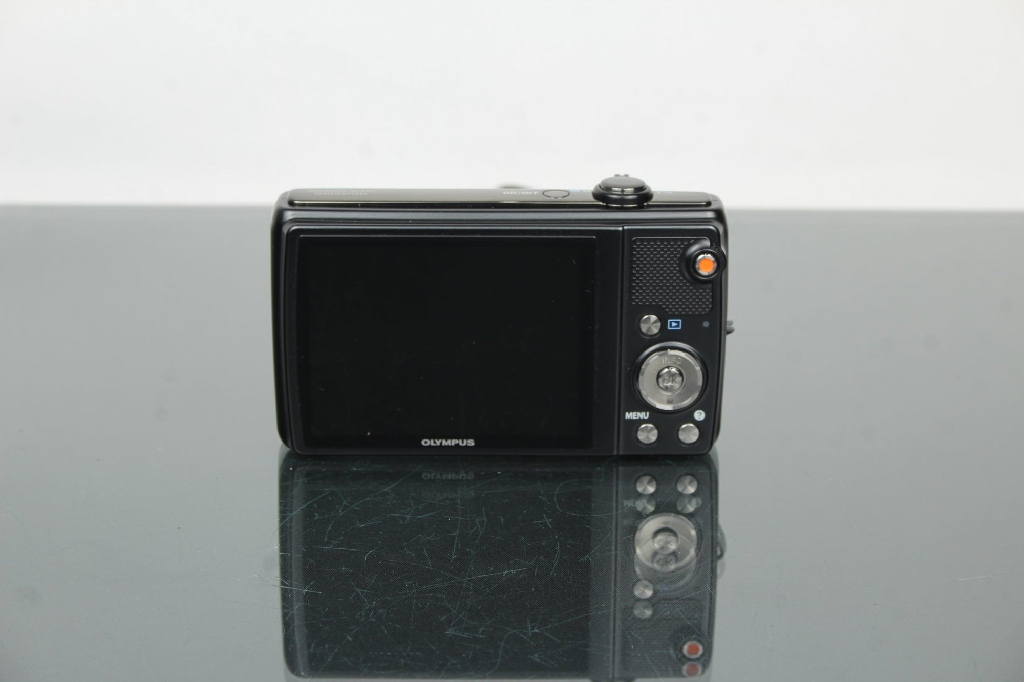 Olympus D750 - Dutch|Thrift