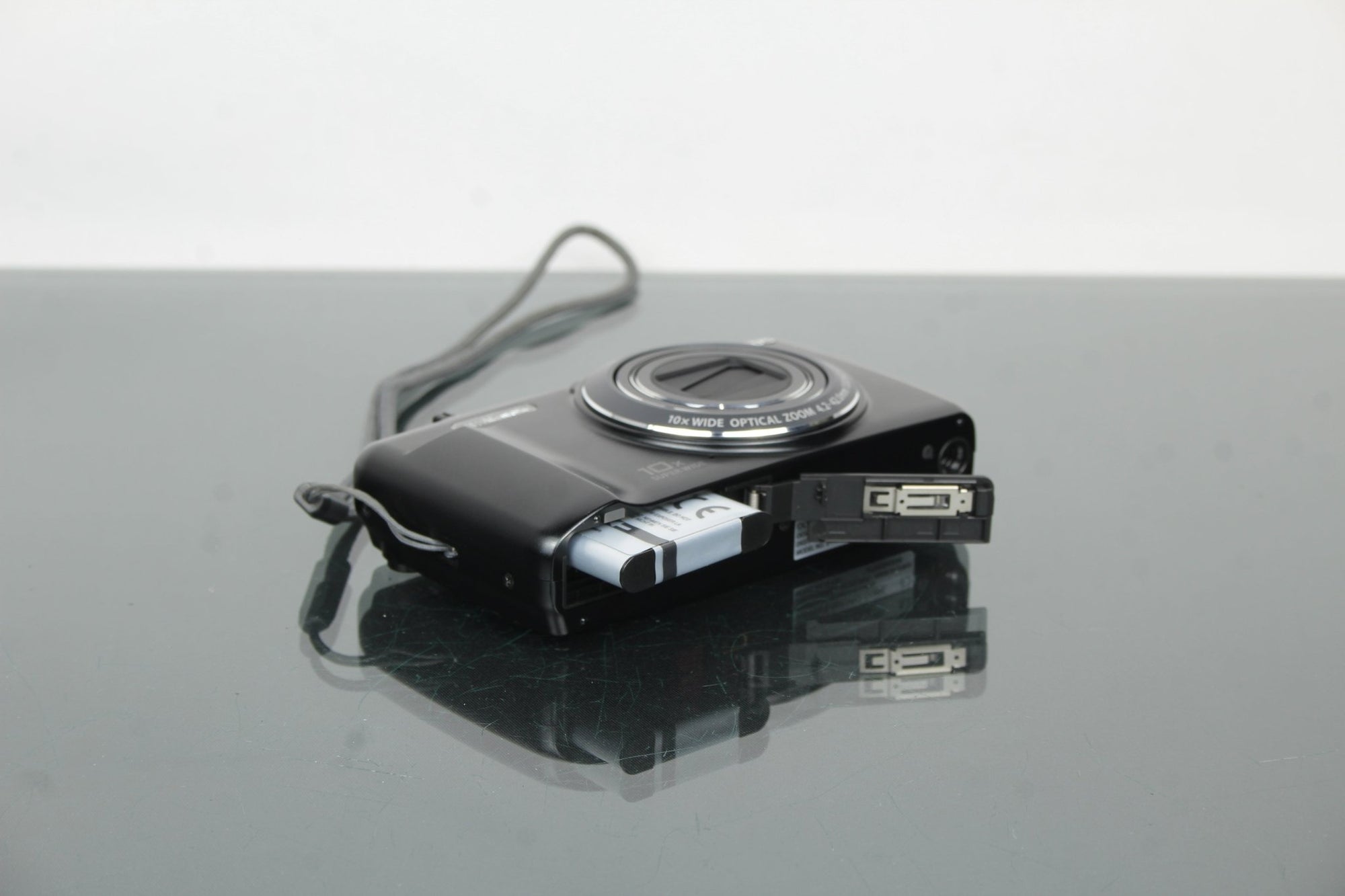 Olympus D750 - Dutch|Thrift