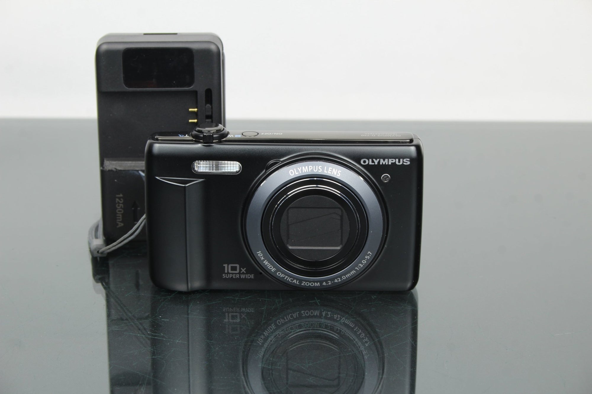 Olympus D750 - Dutch|Thrift