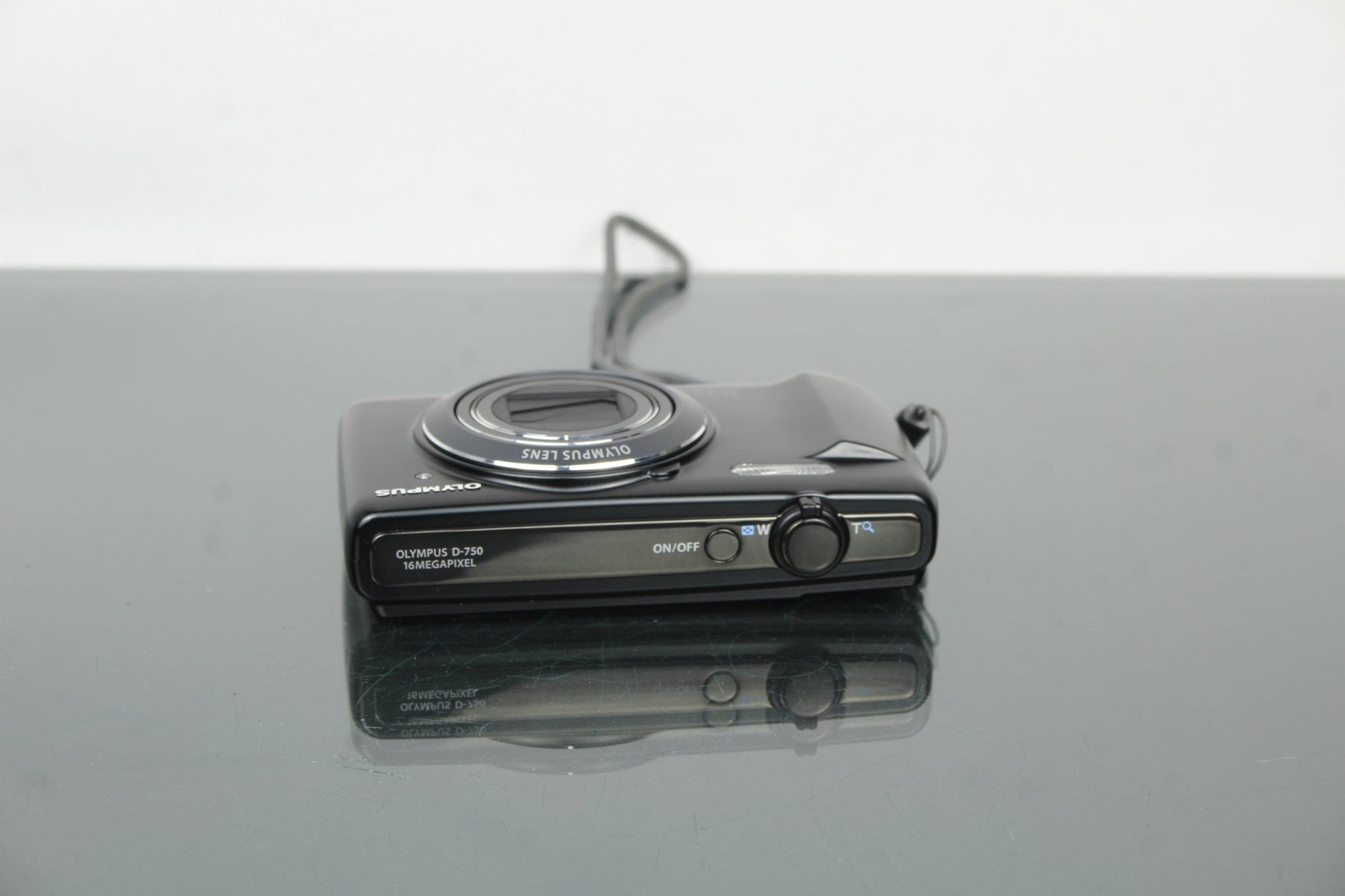 Olympus D750 - Dutch|Thrift