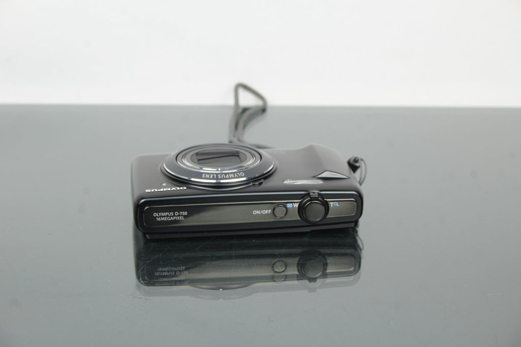 Olympus D750 - Dutch|Thrift