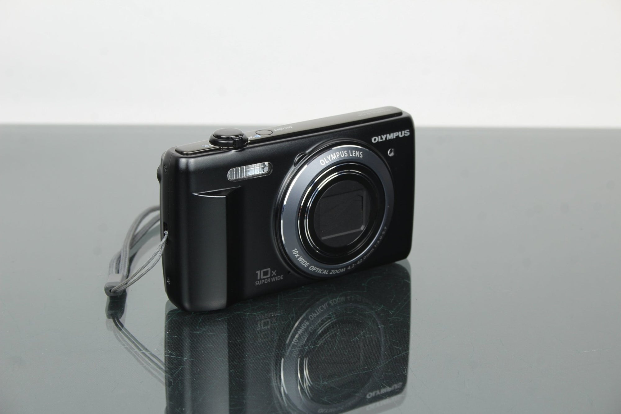 Olympus D750 - Dutch|Thrift