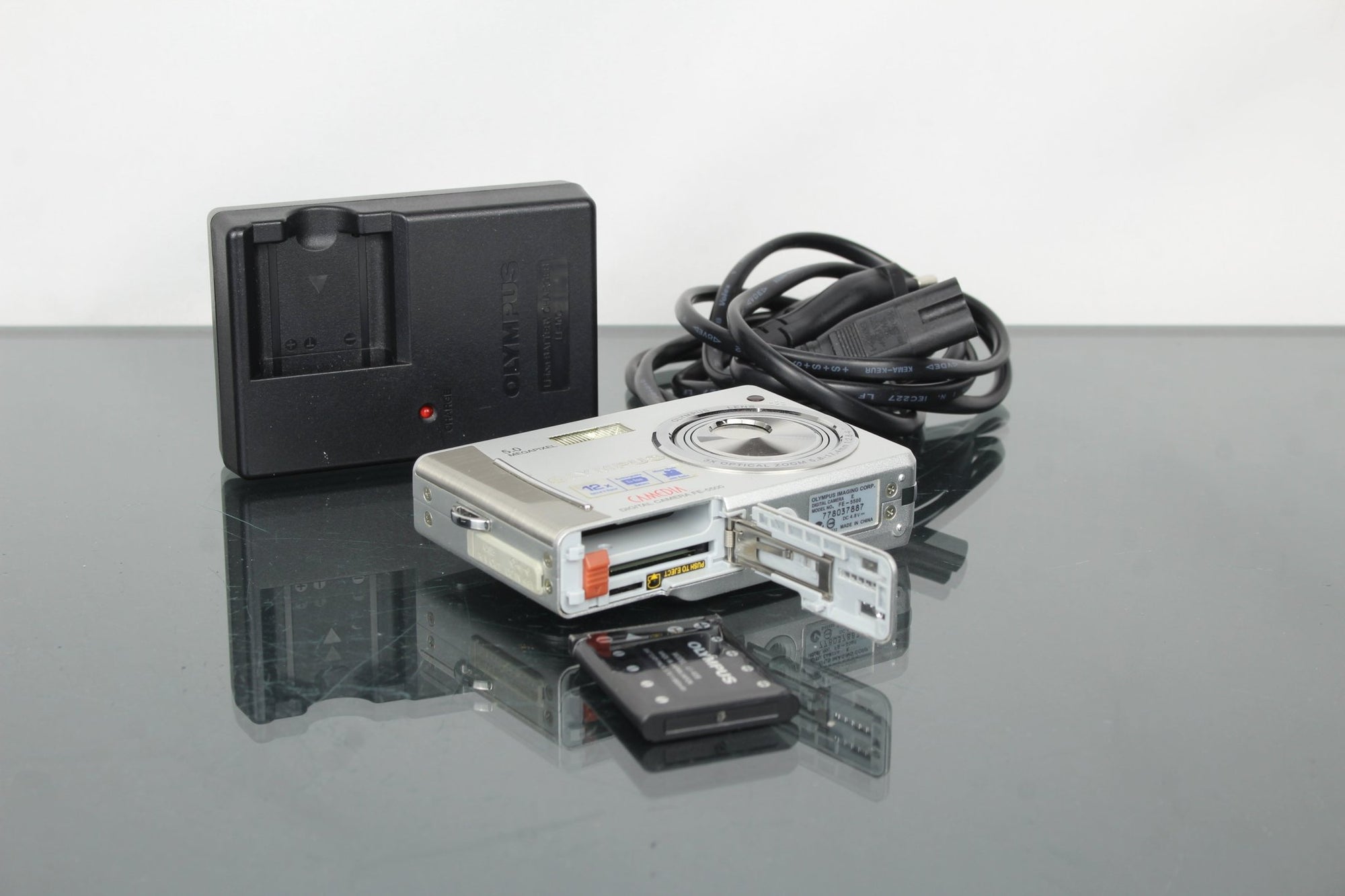 Olympus FE - 5500 - Dutch|Thrift