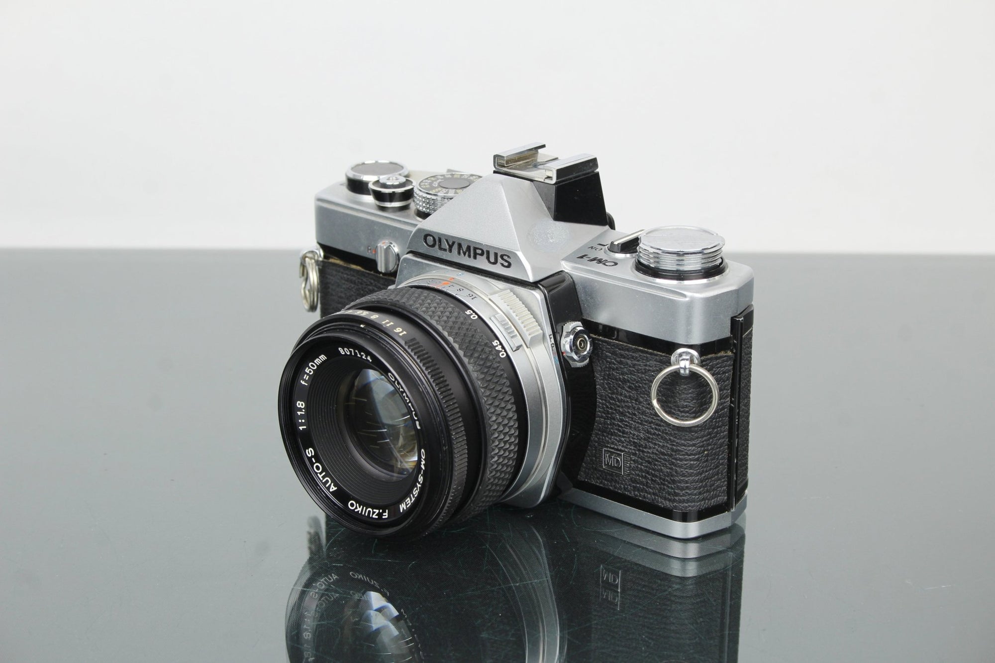 Olympus OM - 1 + 50mm 1.8 Olympus lens - Dutch|Thrift