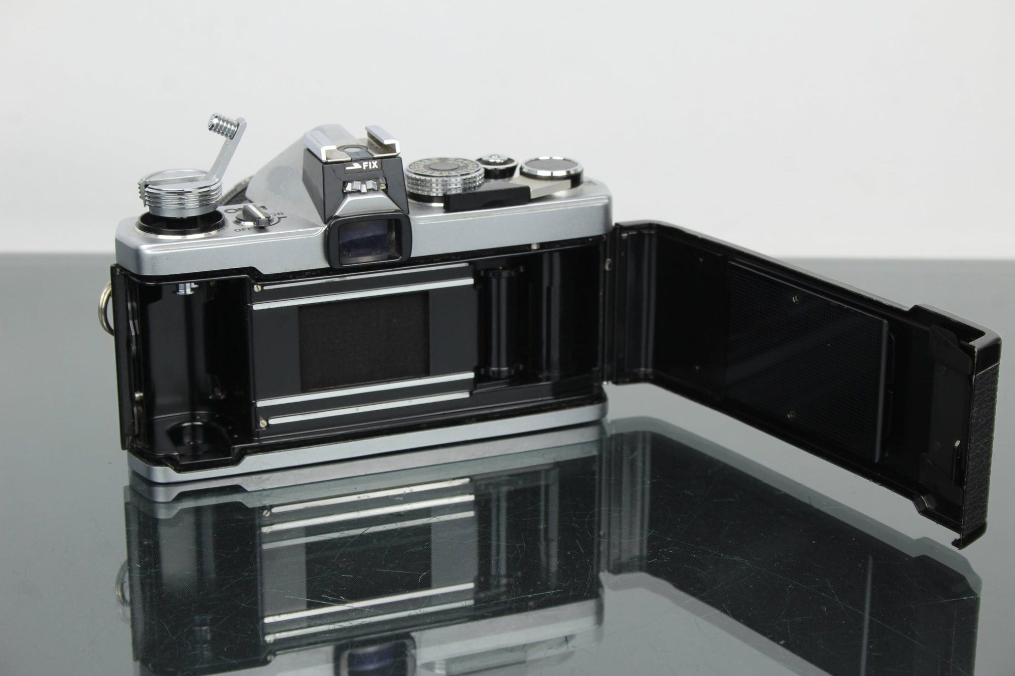 Olympus OM - 1 + 50mm 1.8 Olympus lens - Dutch|Thrift