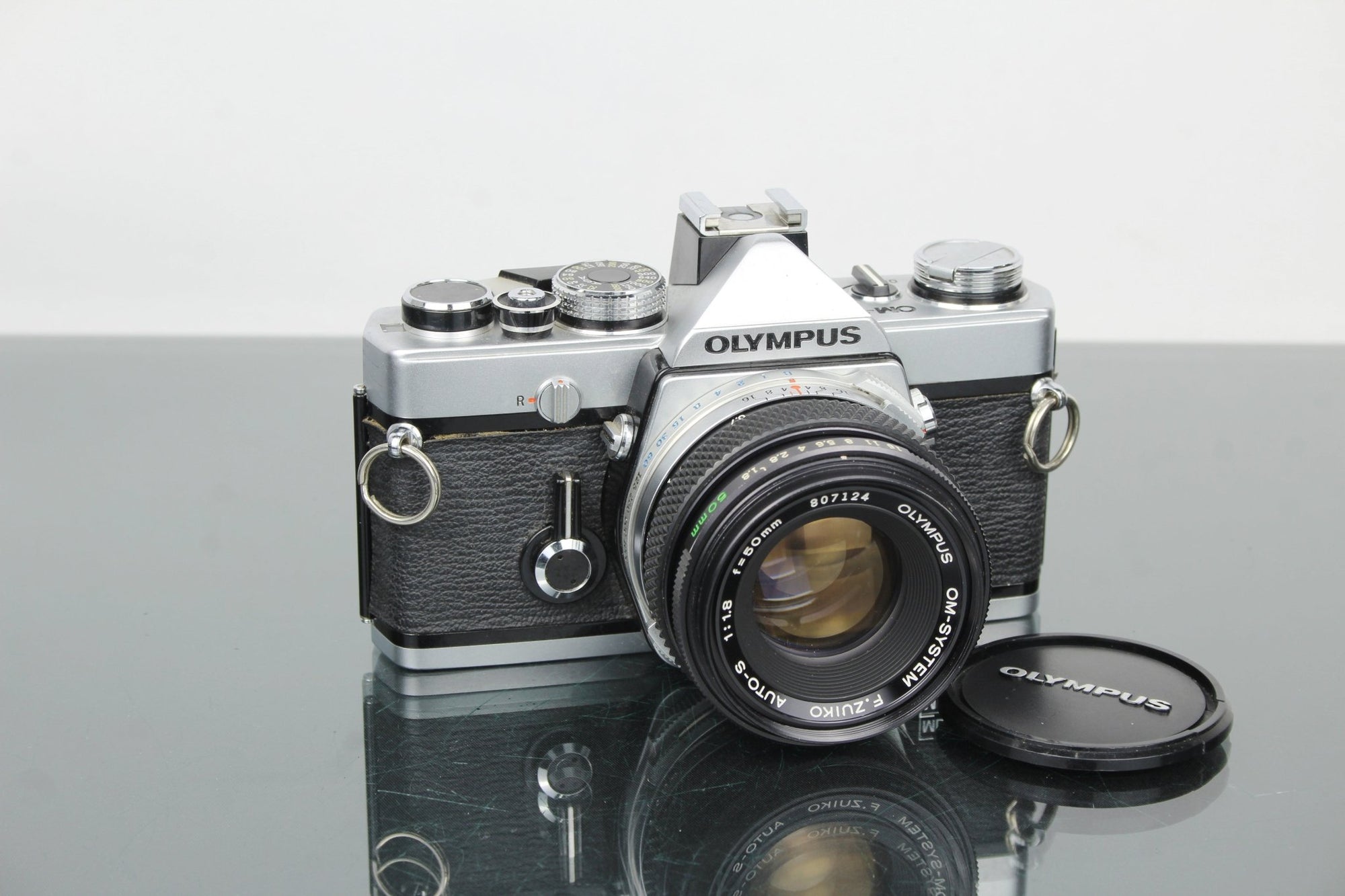 Olympus OM - 1 + 50mm 1.8 Olympus lens - Dutch|Thrift