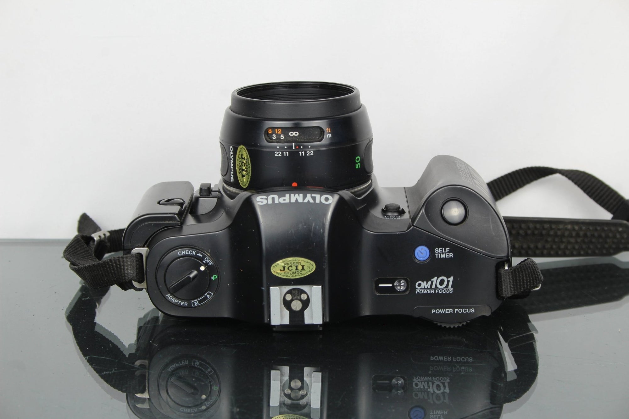 Olympus OM 101 + 50mm 1:2 lens - Dutch|Thrift