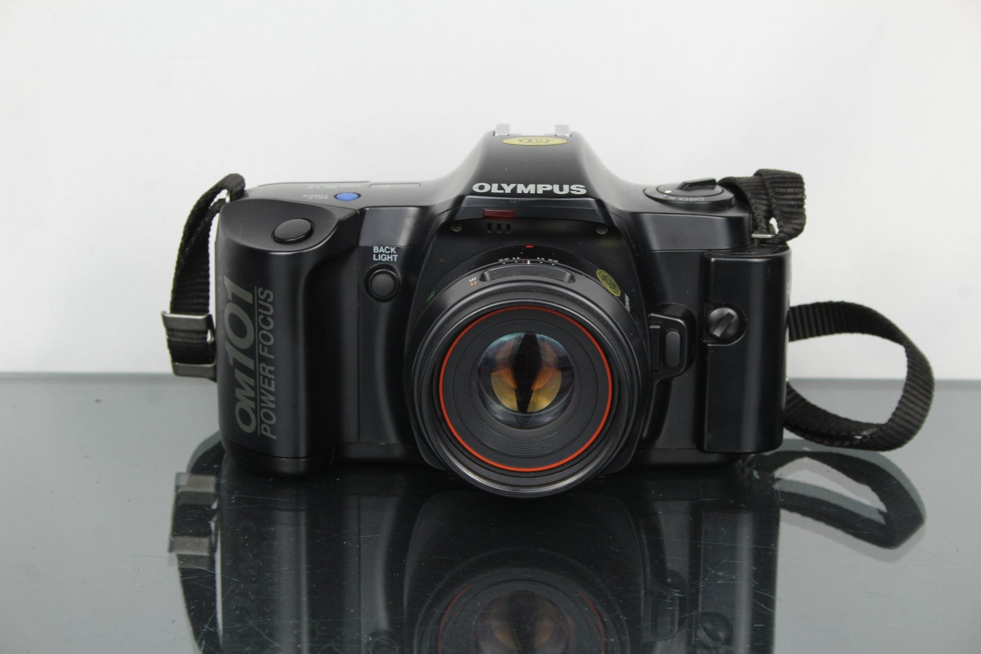 Olympus OM 101 + 50mm 1:2 lens - Dutch|Thrift