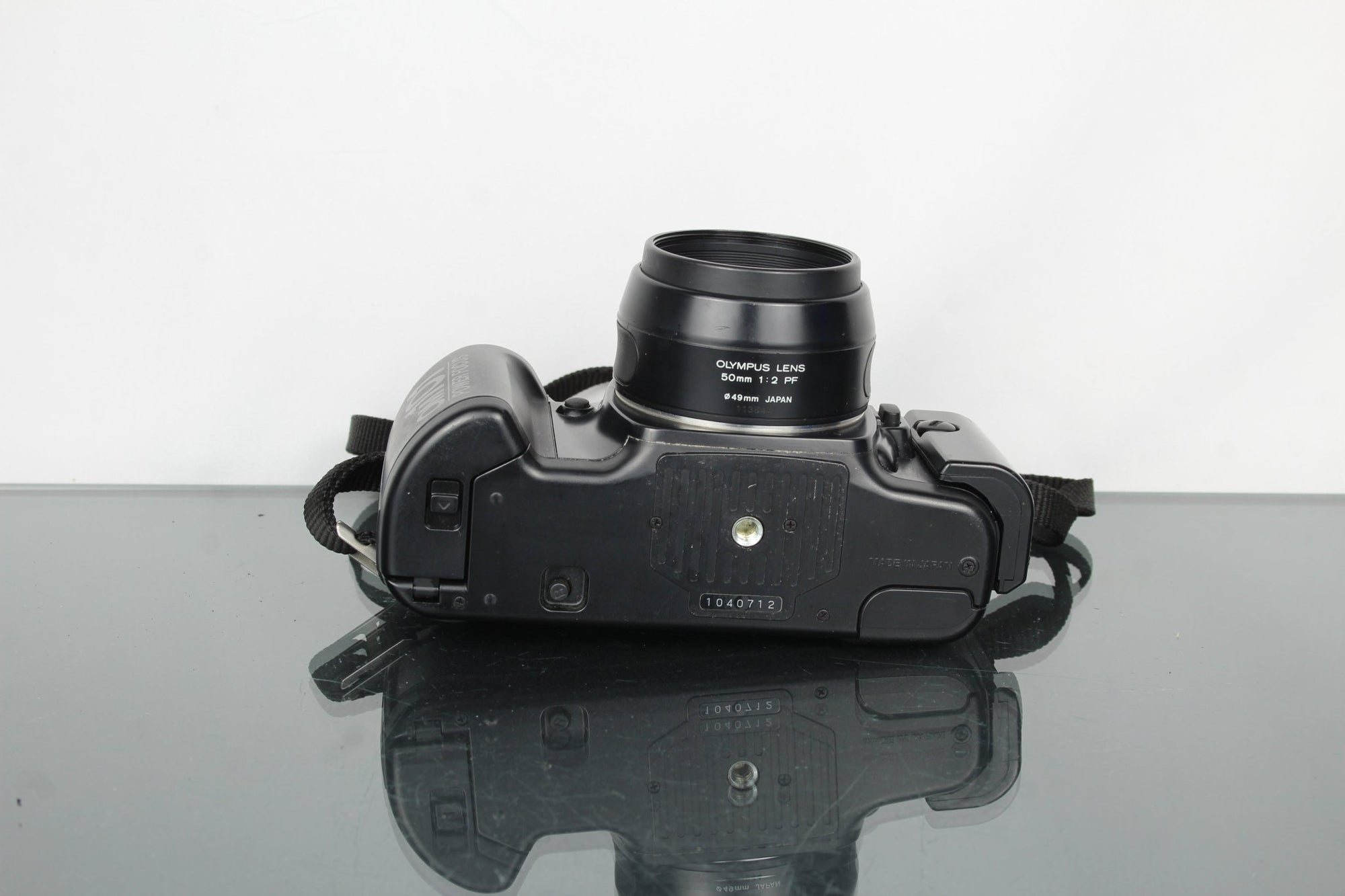 Olympus OM 101 + 50mm 1:2 lens - Dutch|Thrift