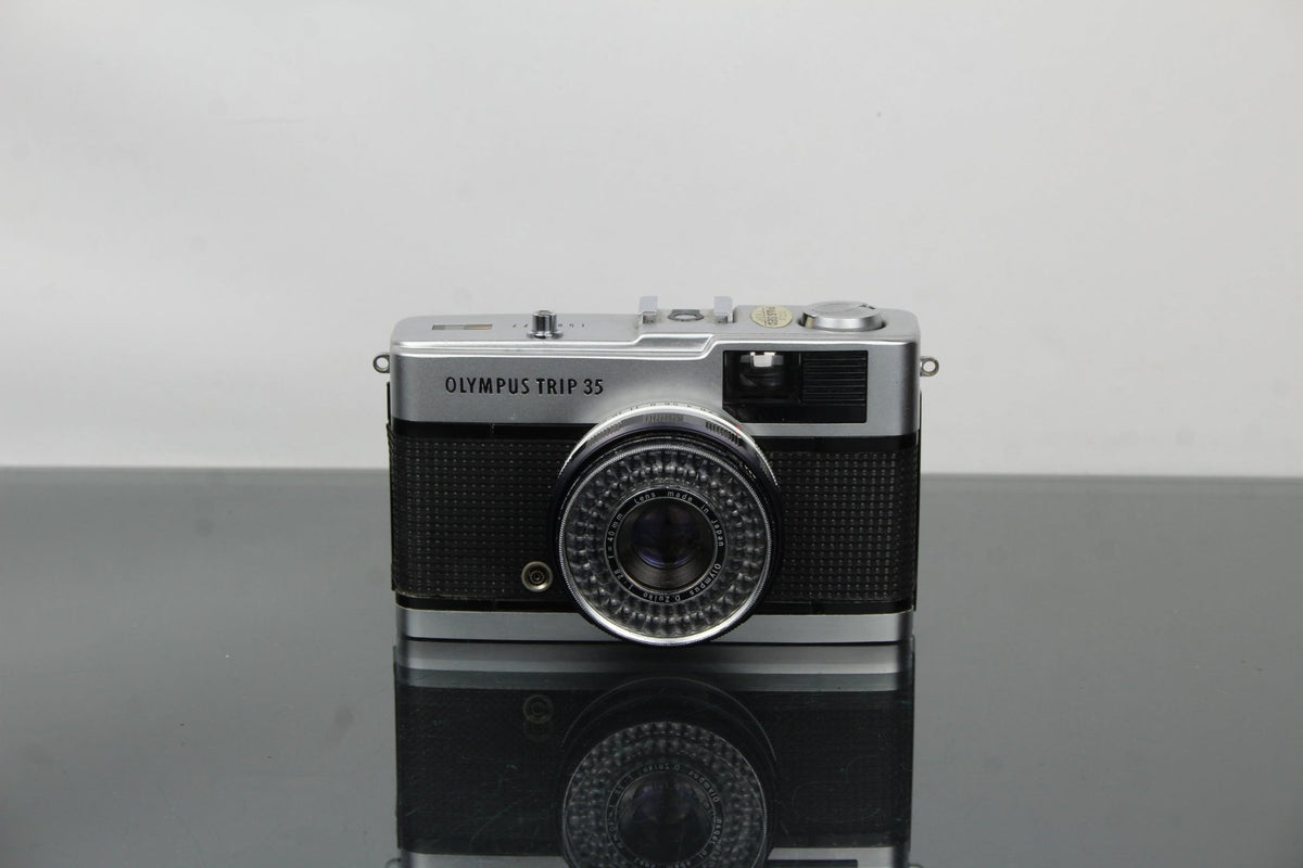 Olympus Trip 35 - Dutch|Thrift