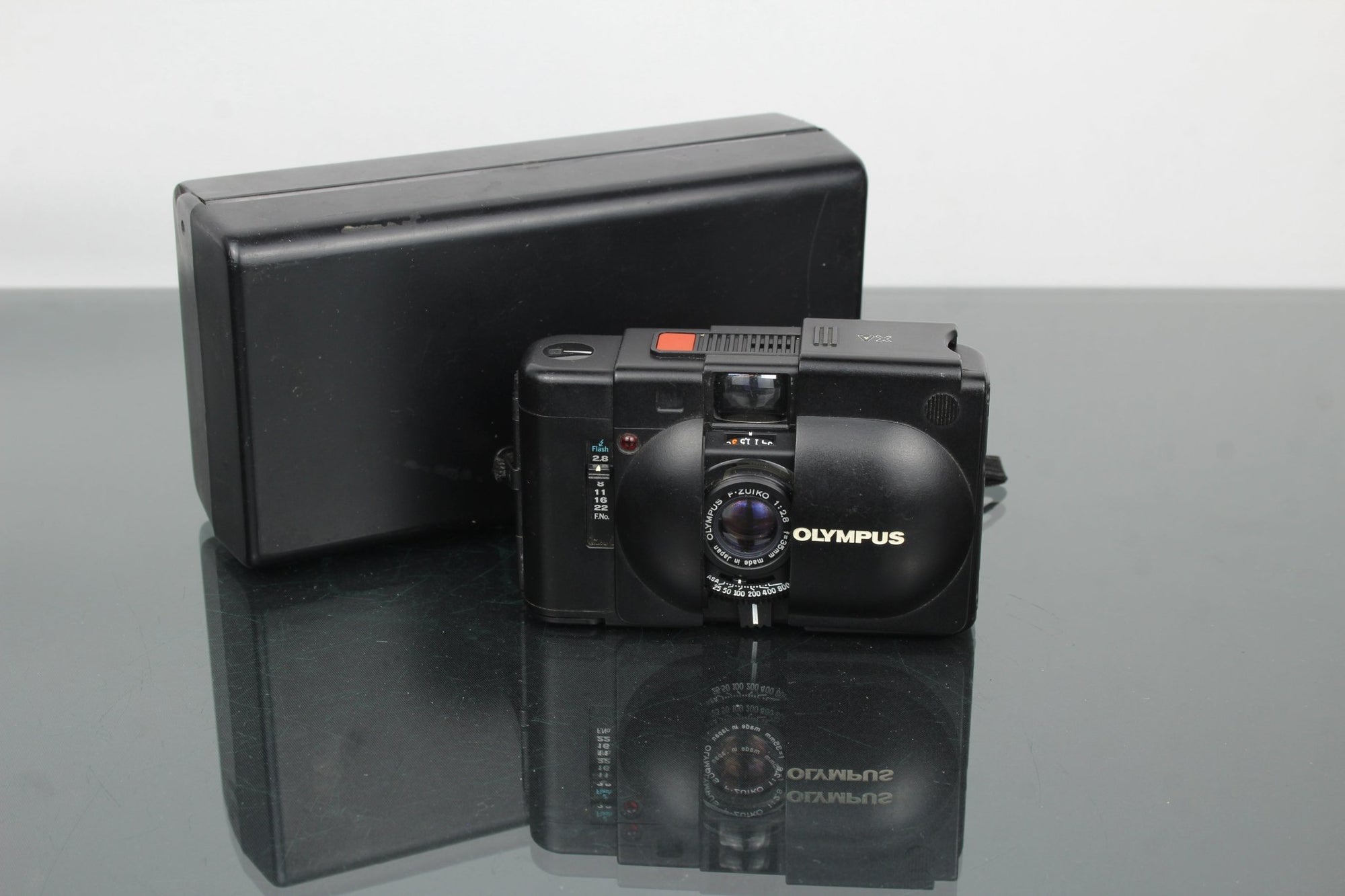 Olympus XA - Dutch|Thrift