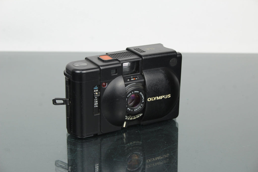 Olympus XA - Dutch|Thrift