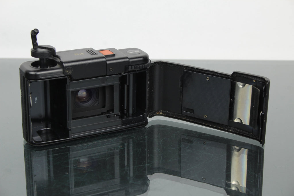 Olympus XA - Dutch|Thrift