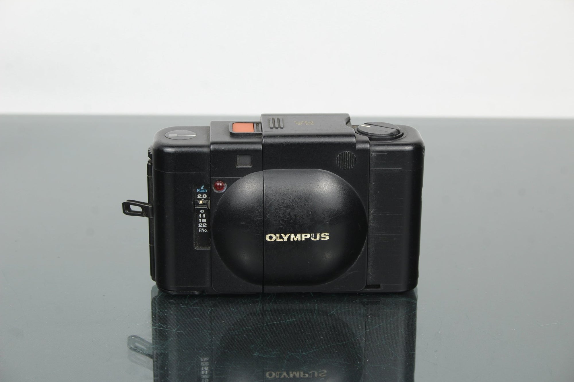Olympus XA - Dutch|Thrift