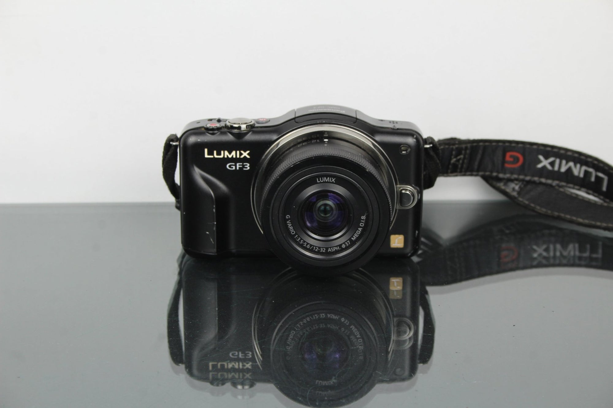 Panasonic Lumix DMC - Gf3 + Lens - Dutch|Thrift