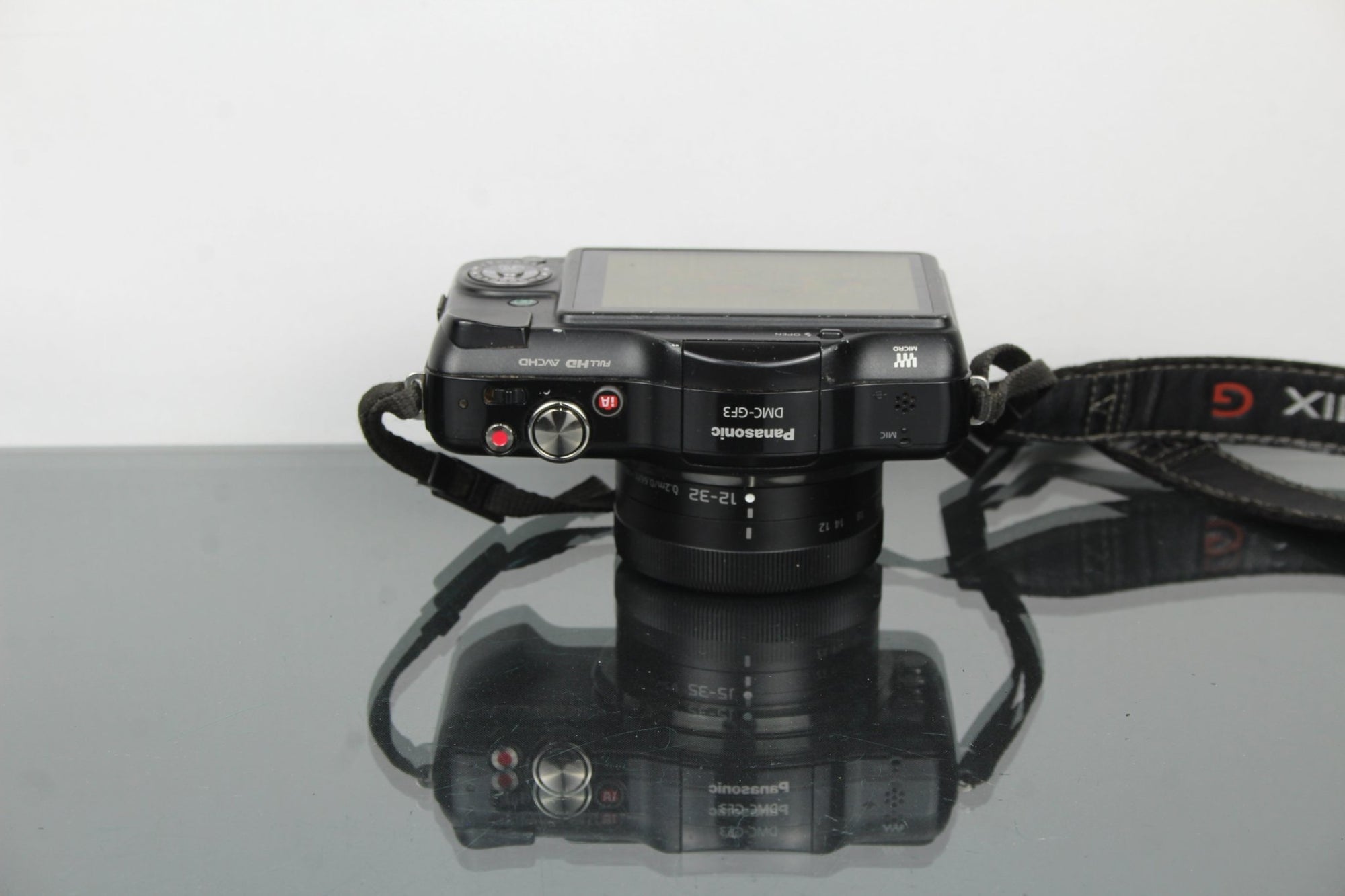Panasonic Lumix DMC - Gf3 + Lens - Dutch|Thrift