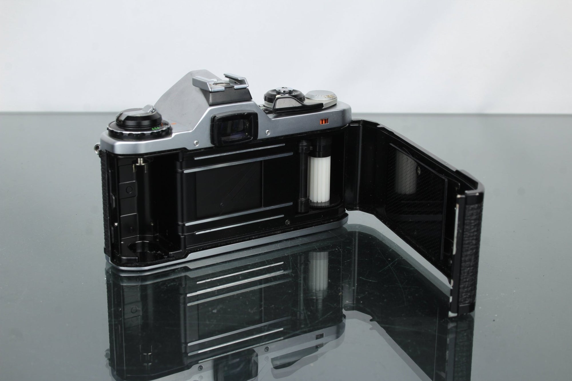 Pentax ME - Dutch|Thrift