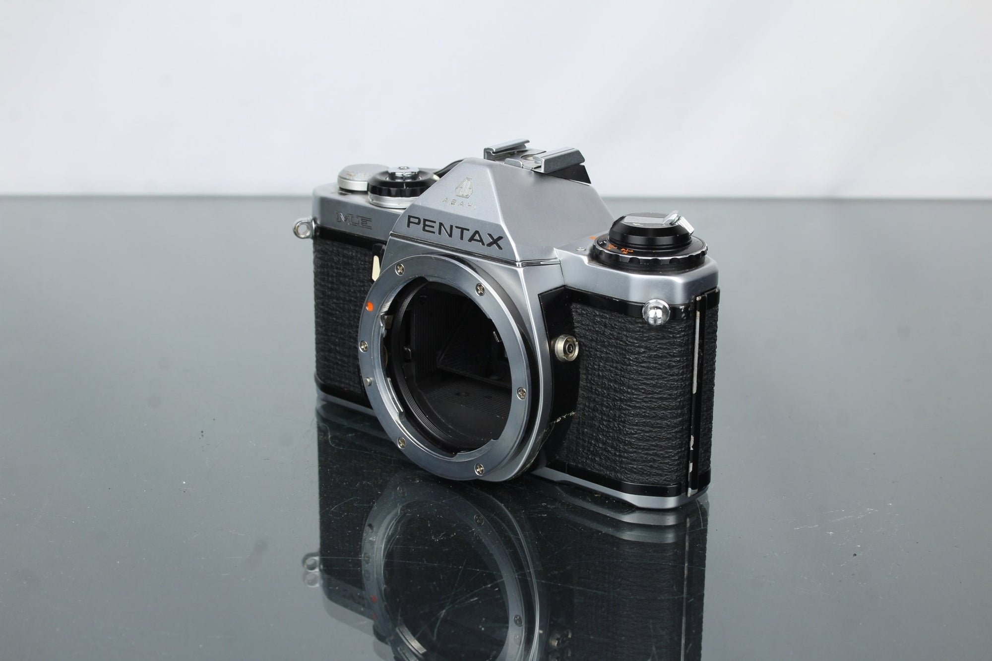 Pentax ME - Dutch|Thrift