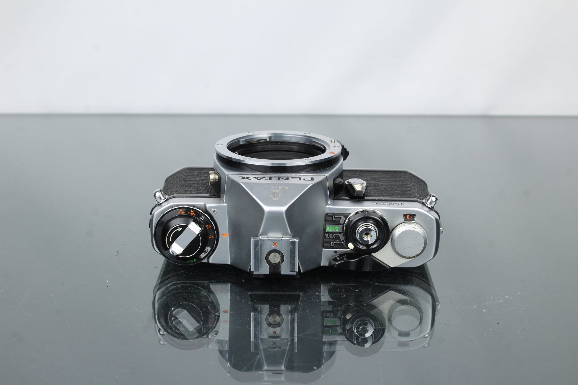 Pentax ME - Dutch|Thrift