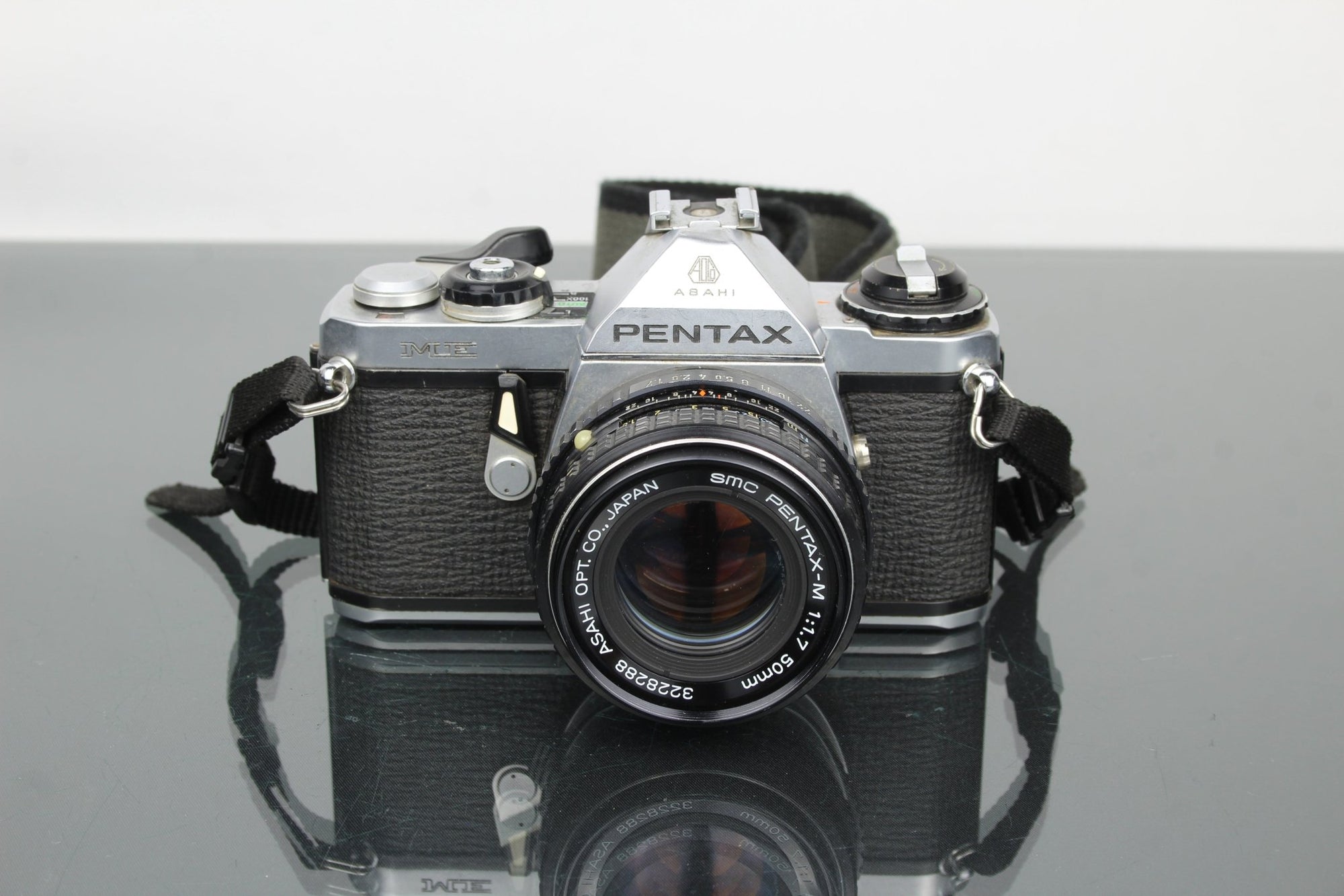 Pentax ME + Pentax - M 50mm 1.7 lens - Dutch|Thrift