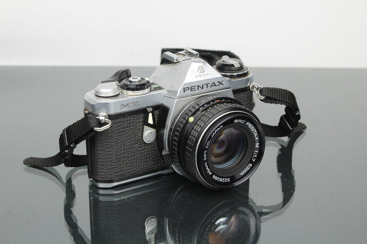 Pentax ME + Pentax - M 50mm 1.7 lens - Dutch|Thrift