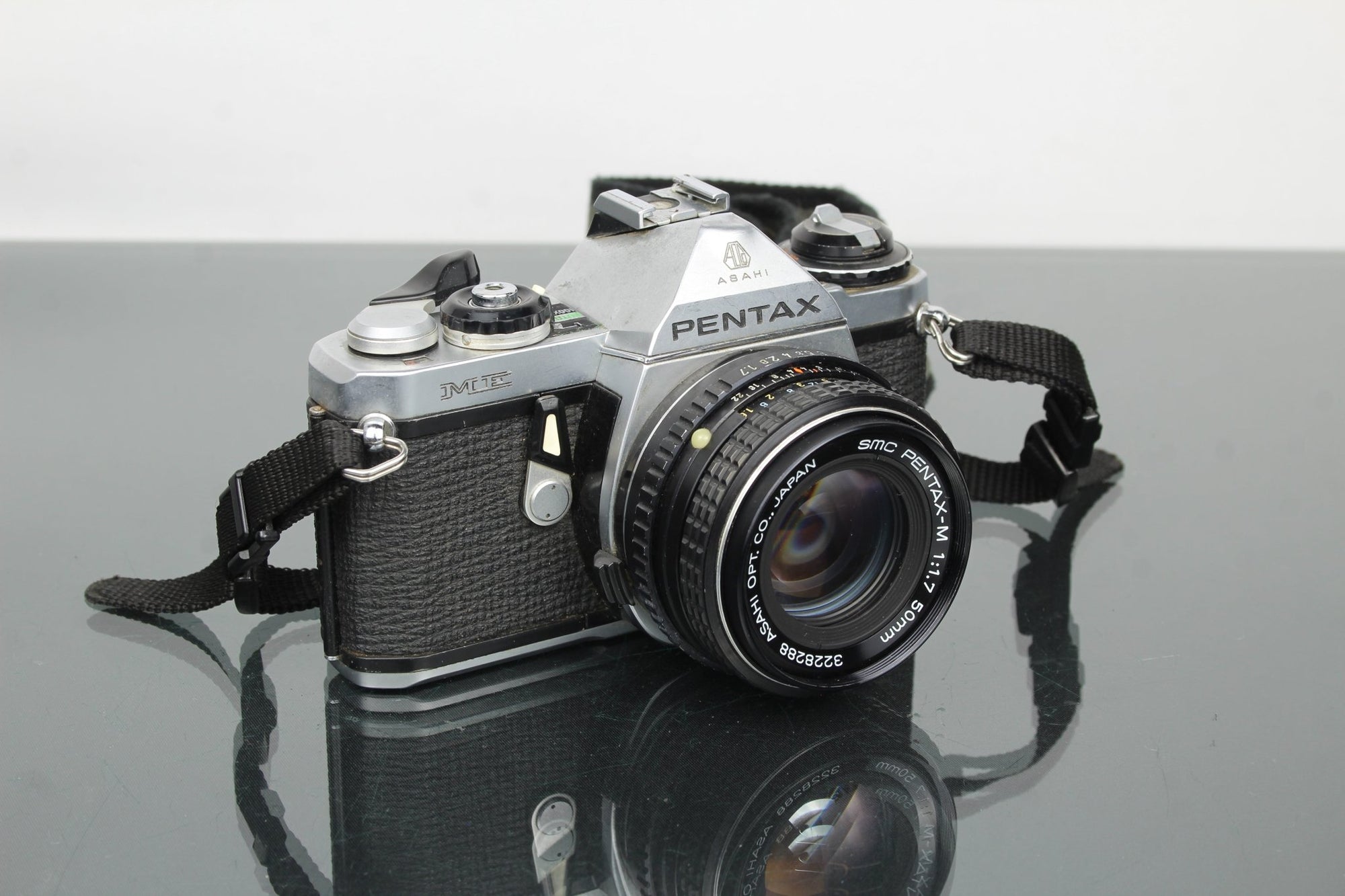Pentax ME + Pentax - M 50mm 1.7 lens - Dutch|Thrift