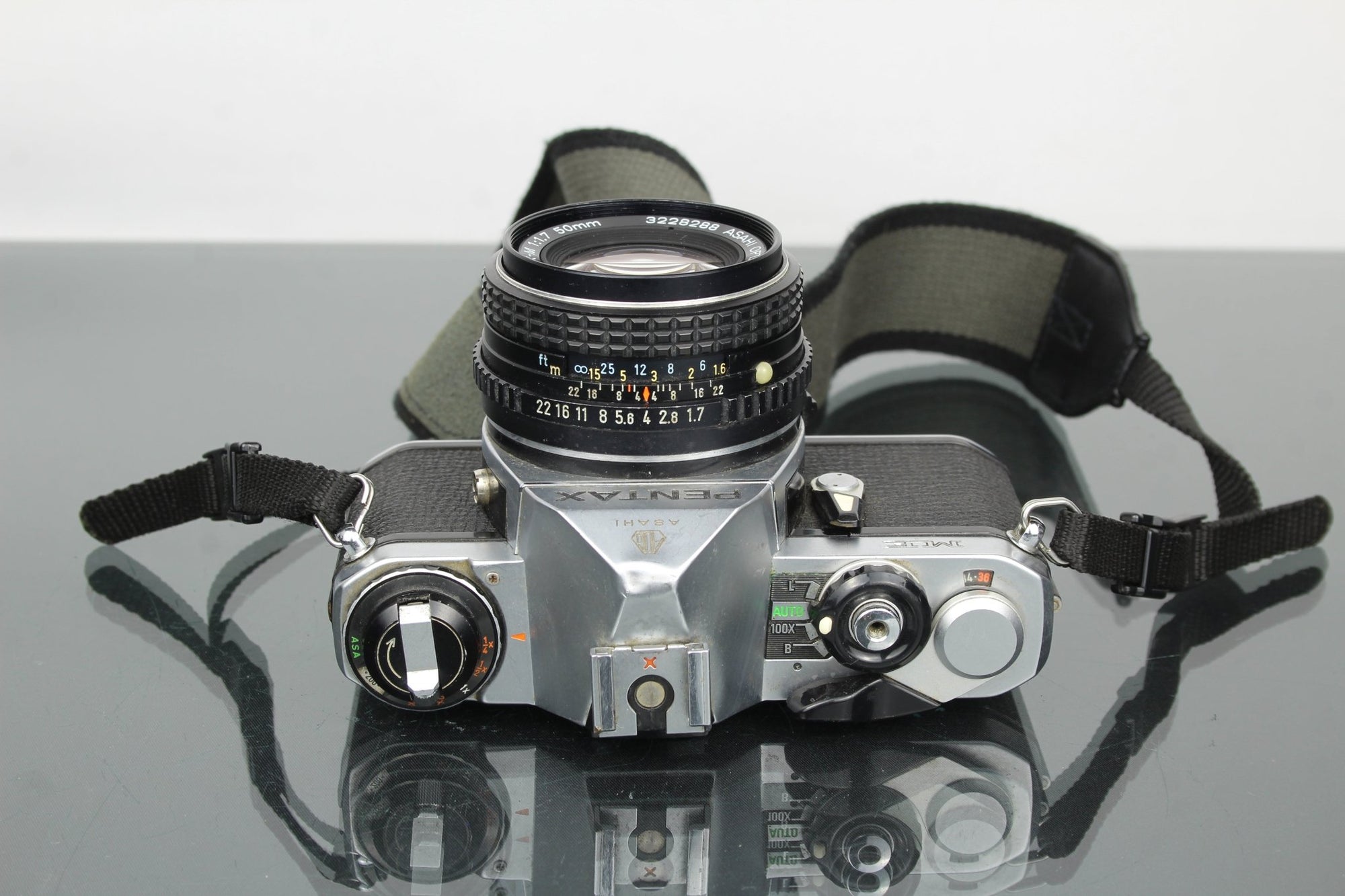 Pentax ME + Pentax - M 50mm 1.7 lens - Dutch|Thrift