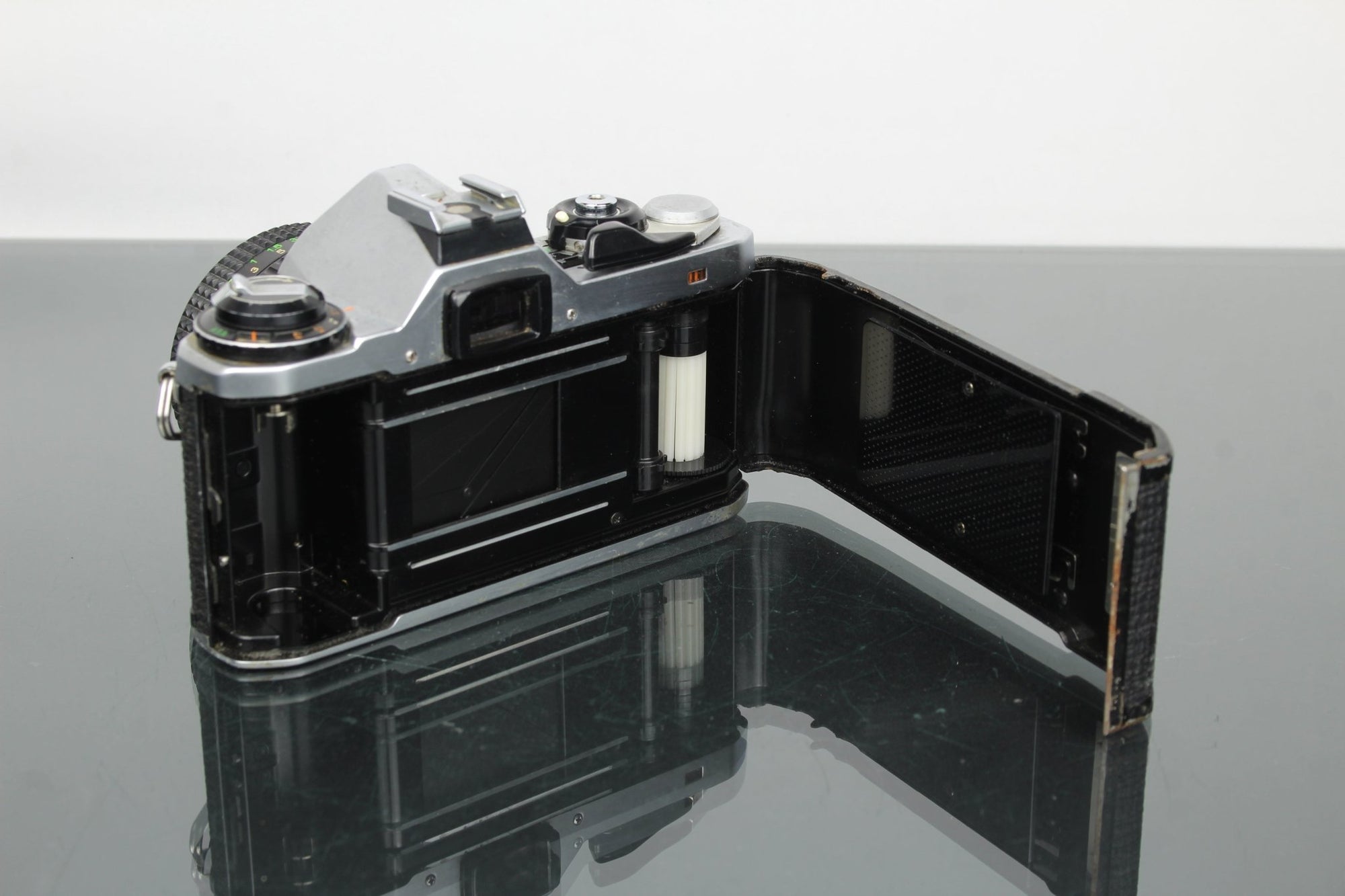 Pentax ME + Vivitar 28mm 1:2.8 AUTO lens - Dutch|Thrift