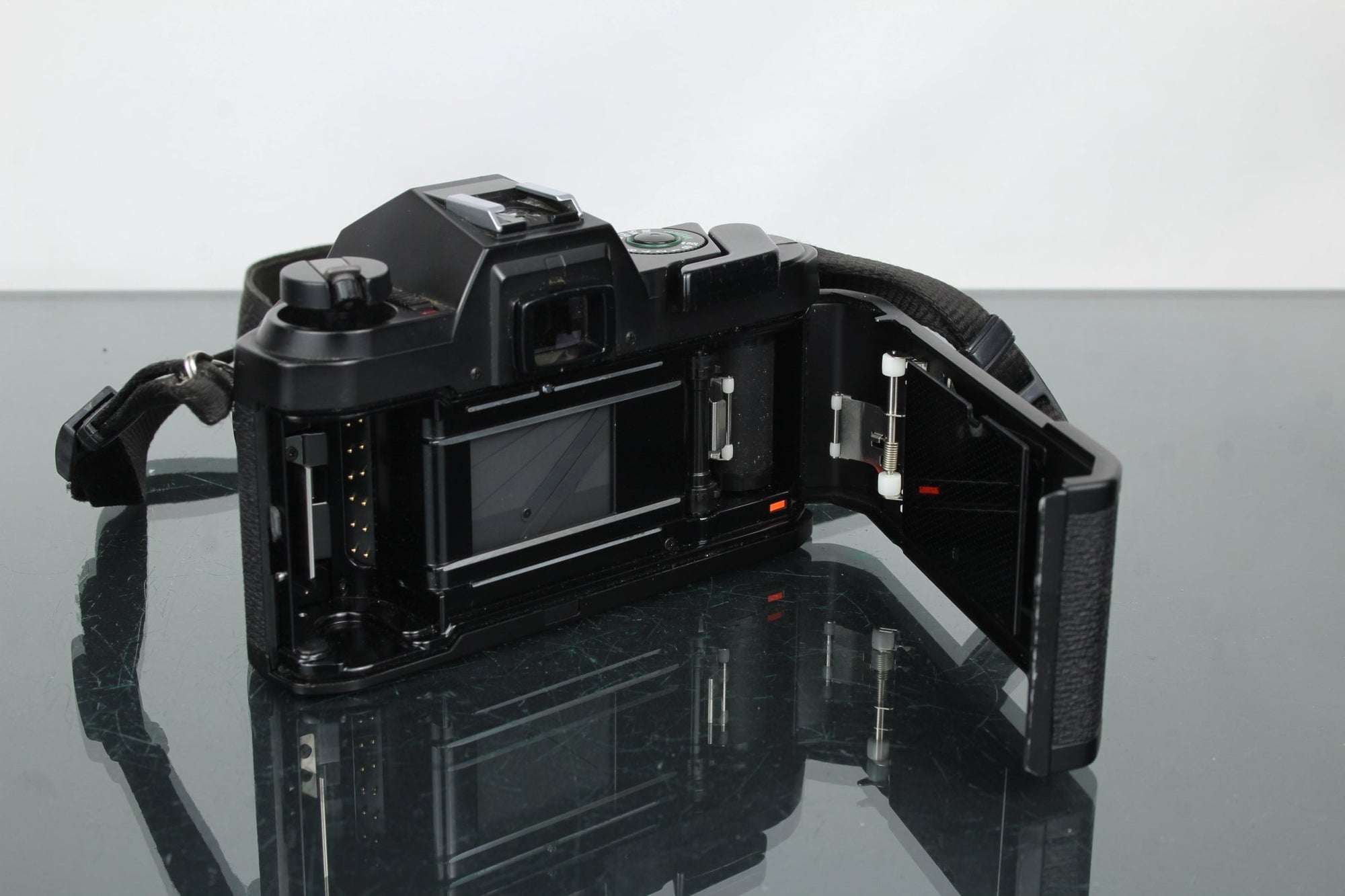 Pentax P30 + SMC Pentax - A 1:1.7 50mm lens - Dutch|Thrift