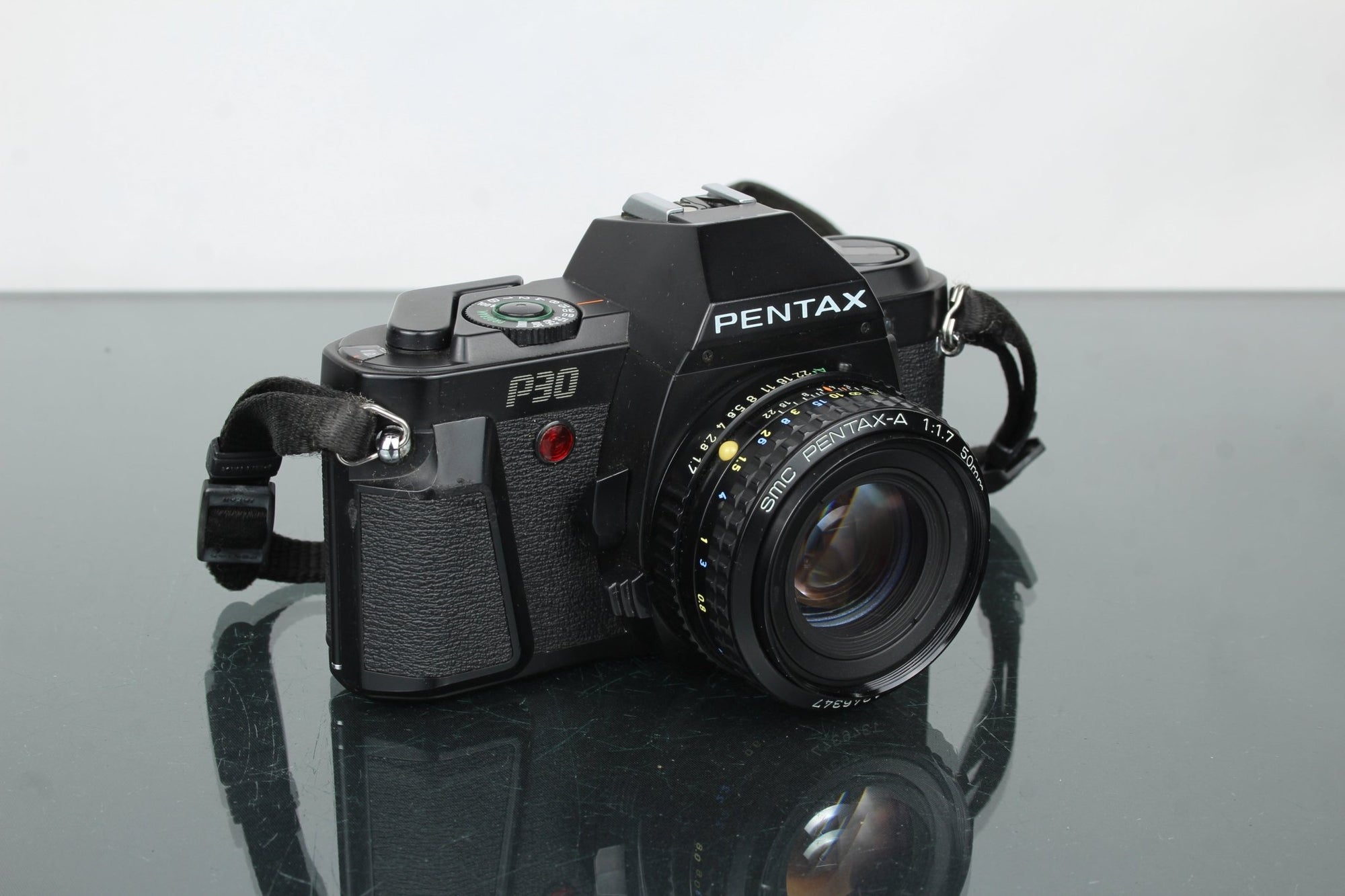 Pentax P30 + SMC Pentax - A 1:1.7 50mm lens - Dutch|Thrift