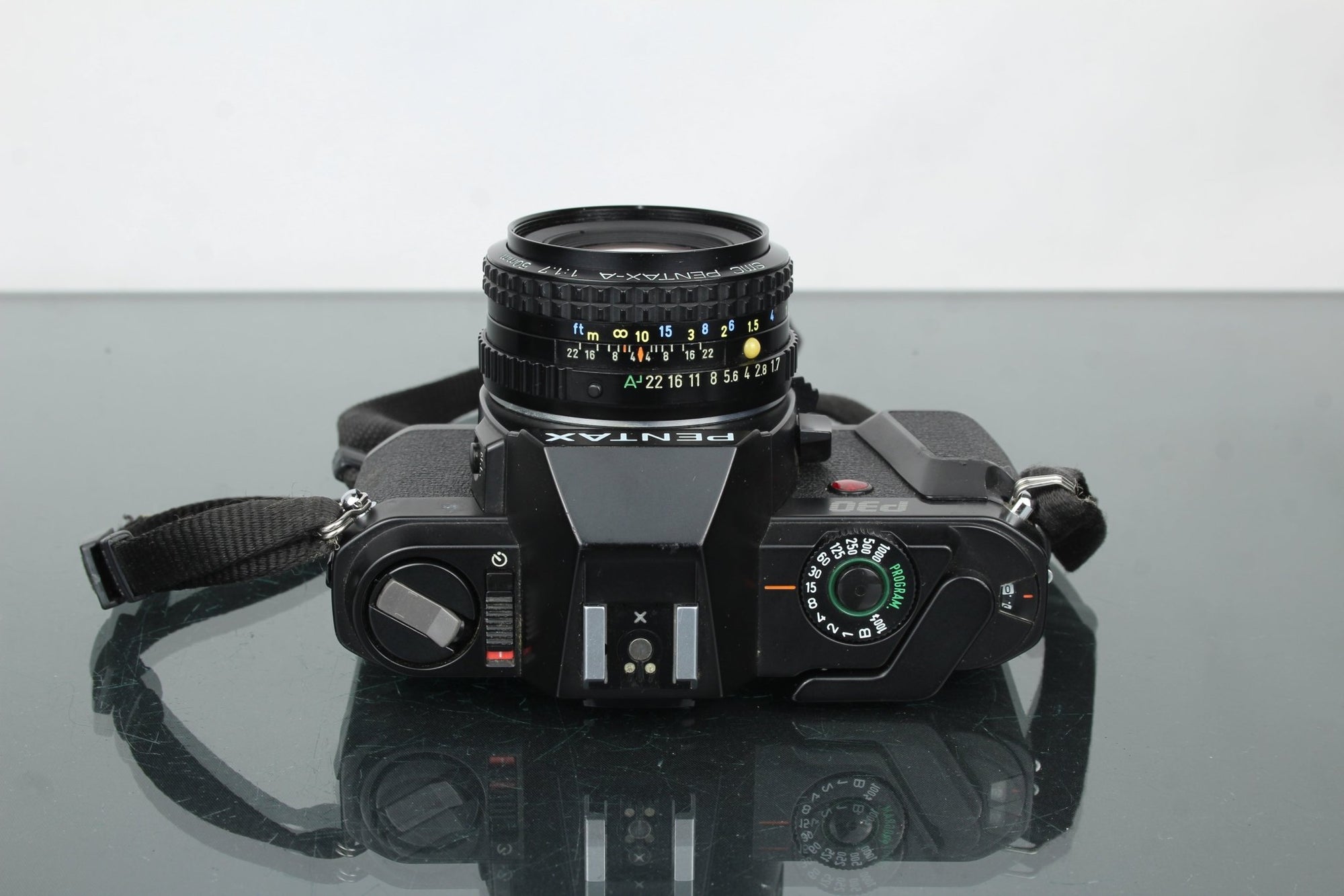 Pentax P30 + SMC Pentax - A 1:1.7 50mm lens - Dutch|Thrift